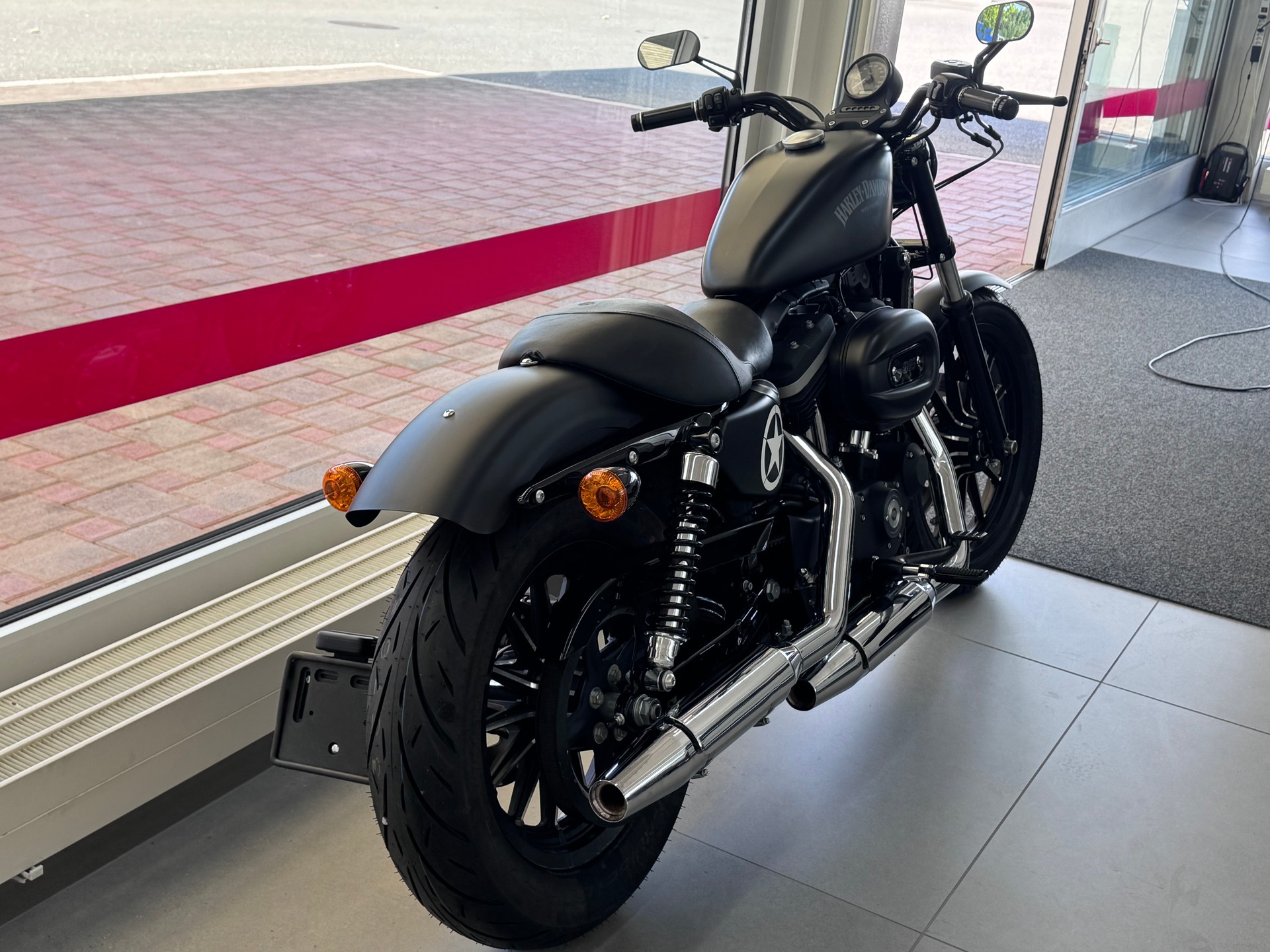 HARLEY-DAVIDSON XL 883 N Sportster Iron-image-2