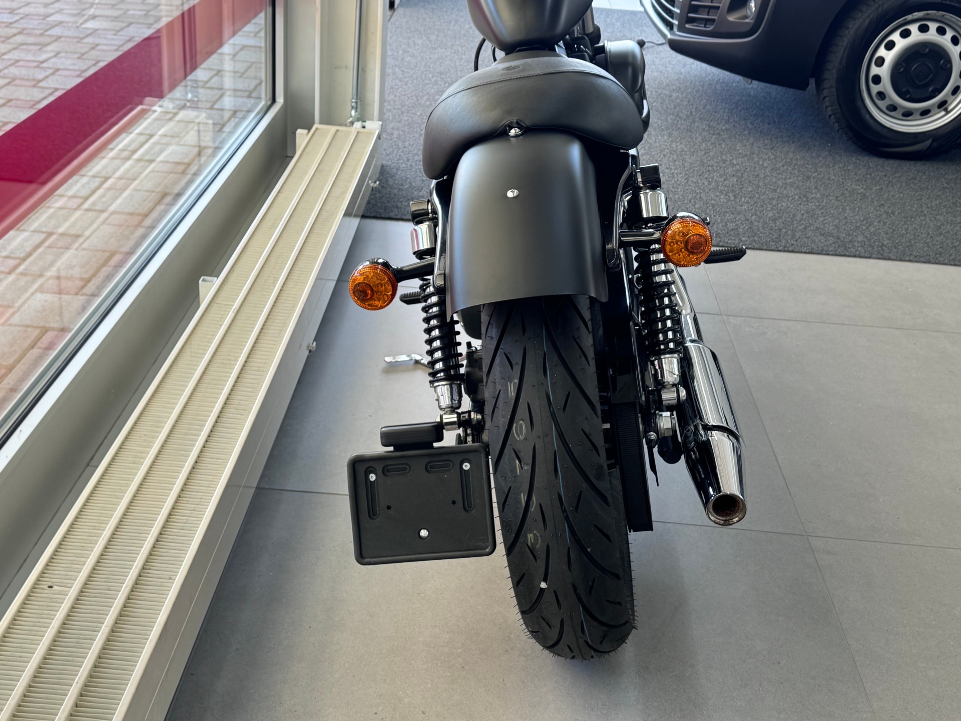 HARLEY-DAVIDSON XL 883 N Sportster Iron-image-3