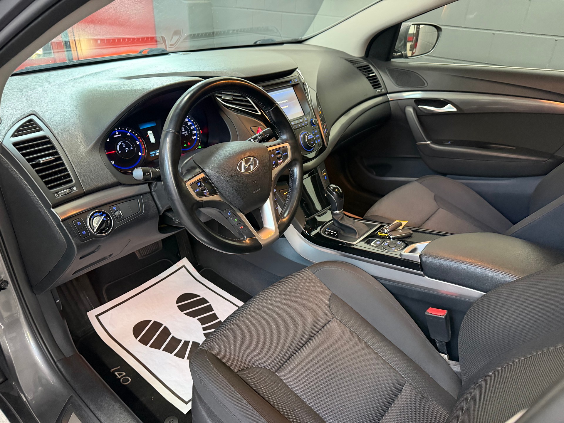 HYUNDAI i40 Wagon 1.7 CRDI Premium Automatic //NEU AB MFK!-image-10
