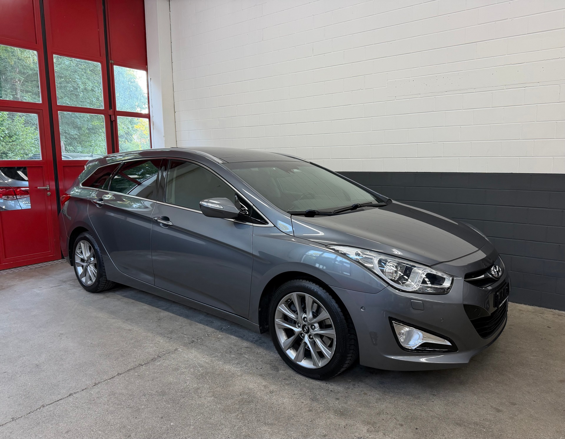 HYUNDAI i40 Wagon 1.7 CRDI Premium Automatic //NEU AB MFK!-image-0