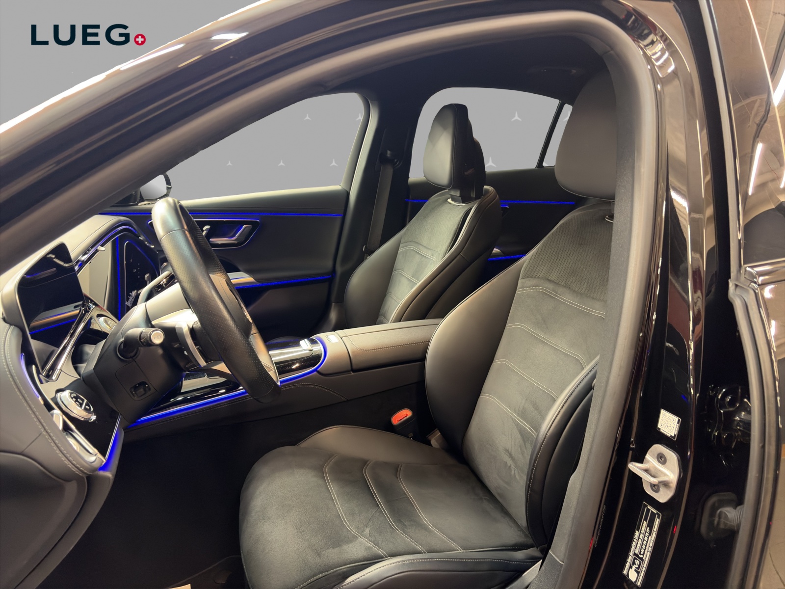 MERCEDES-BENZ E 450 d 4M - AMG / DISTRONIC / 360 Grad Kamera / Soundsystem / Superscreen-image-7