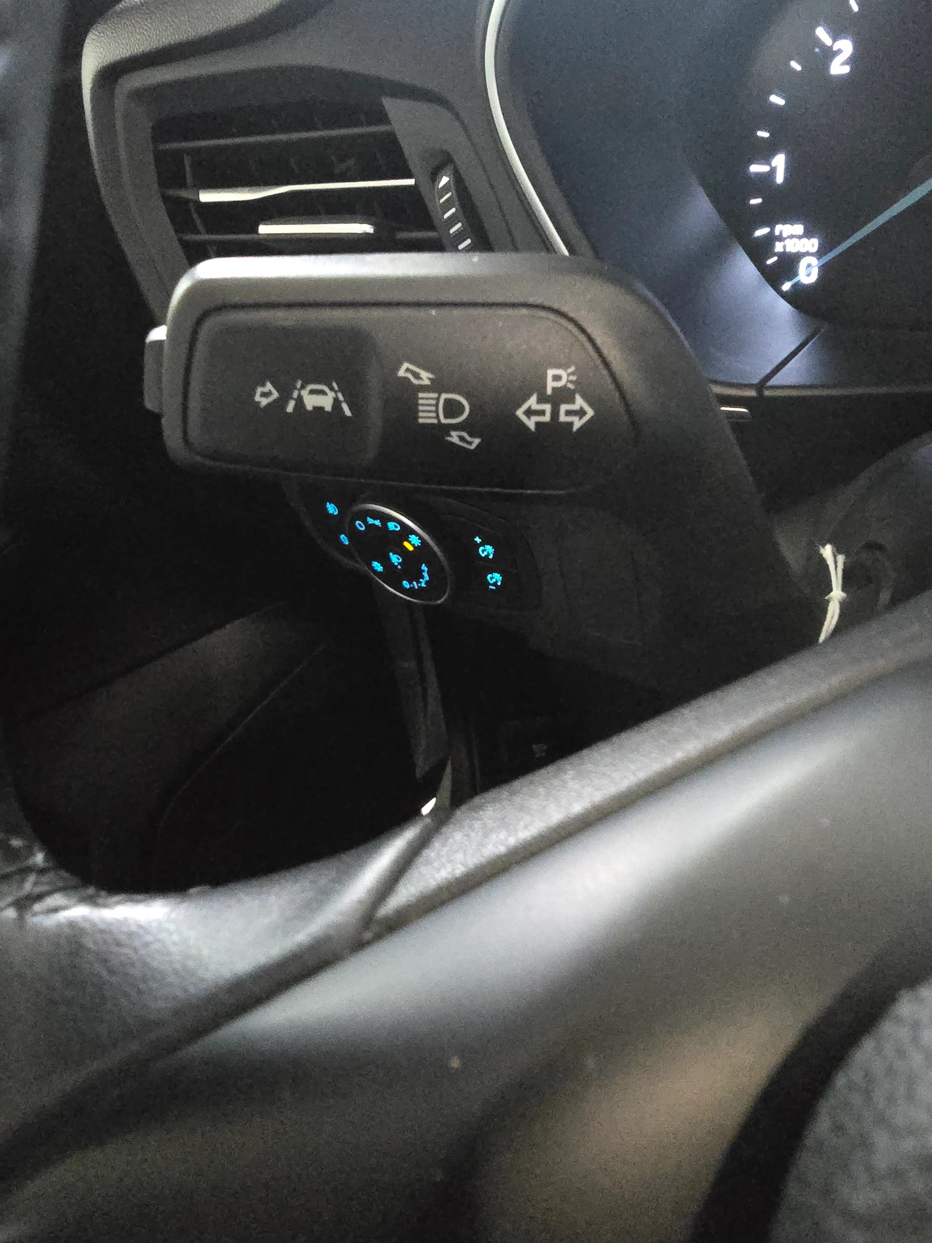 FORD Focus 2.0 TDCi Cool Connect Automatic-image-6