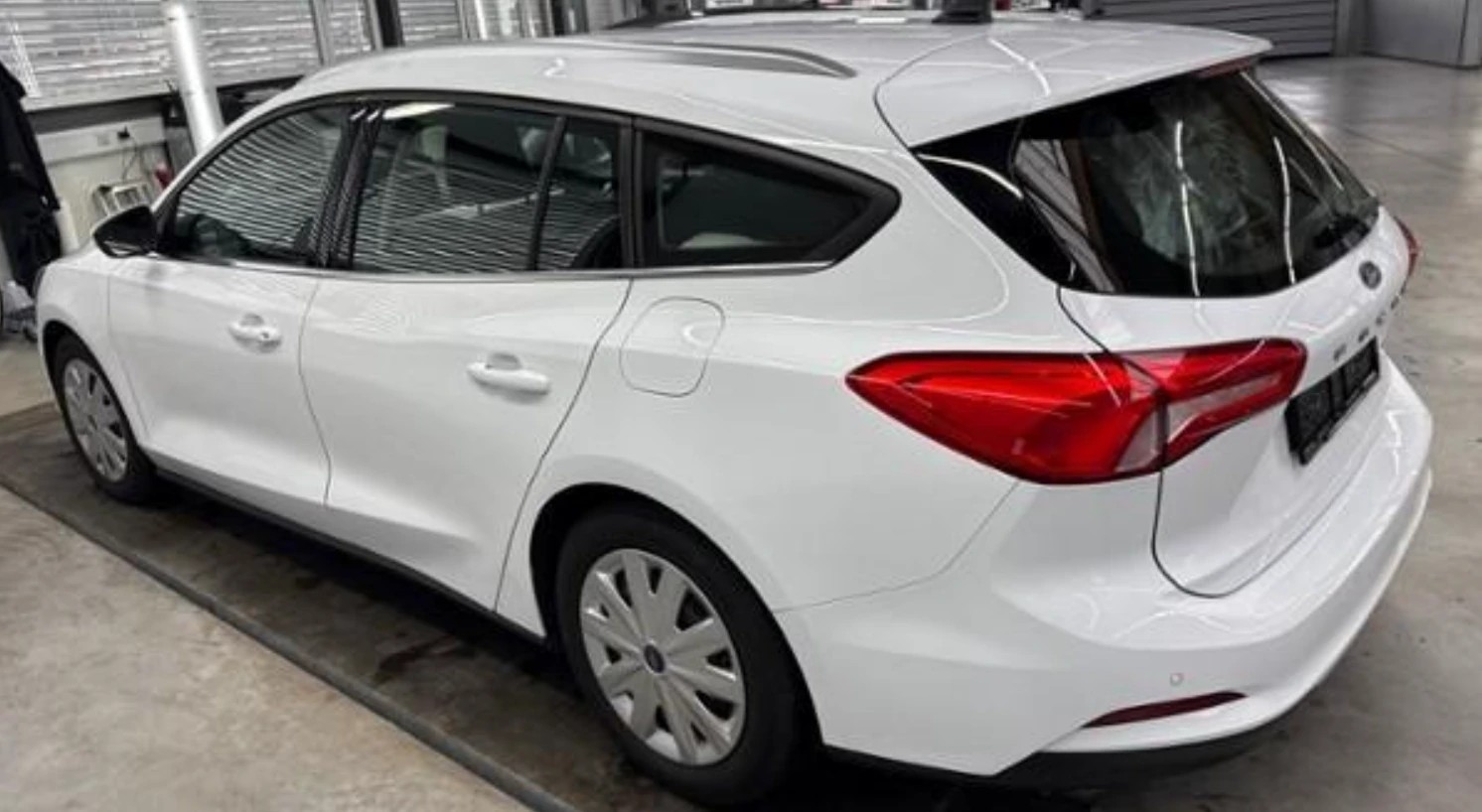 FORD Focus 2.0 TDCi Cool Connect Automatic-image-11