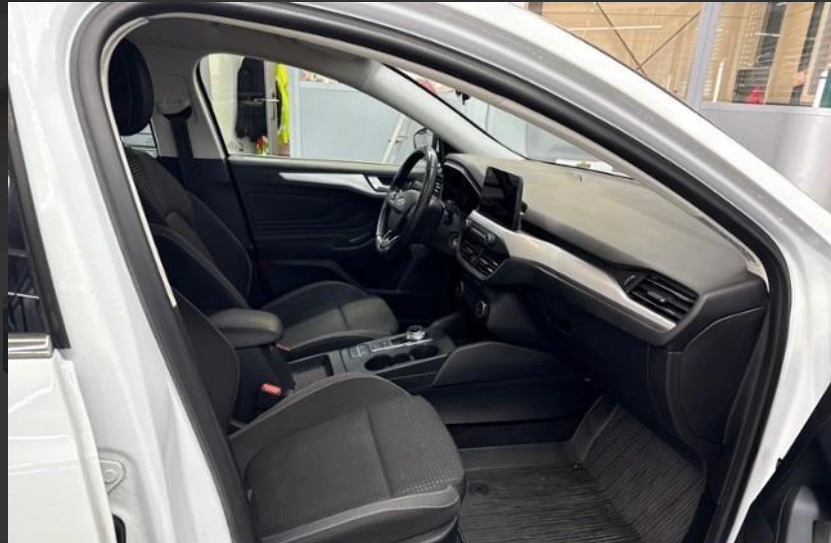 FORD Focus 2.0 TDCi Cool Connect Automatic-image-7
