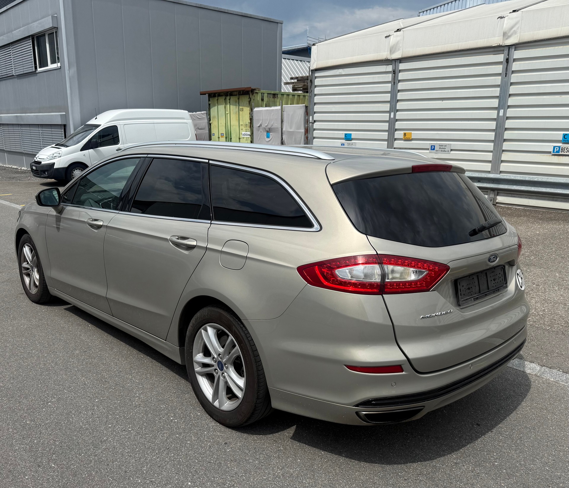 FORD Mondeo 2.0 EcoBoost SCTi Vignale Automatic-image-3