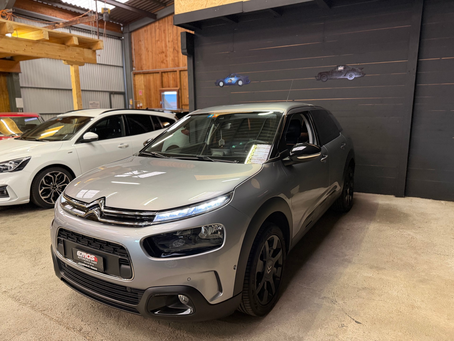 CITROEN C4 Cactus 1.2 Pure Tech Shine EAT6-image-2