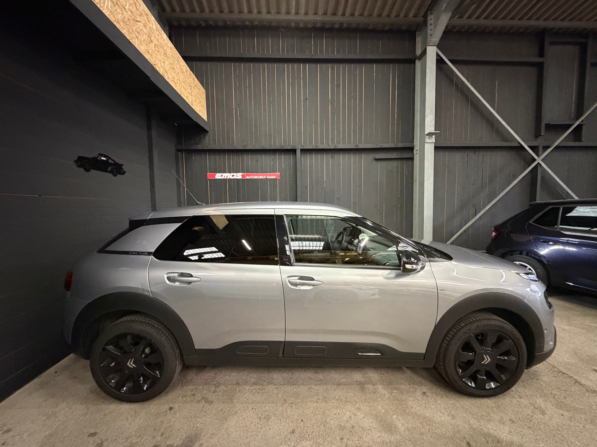 CITROEN C4 Cactus 1.2 Pure Tech Shine EAT6-image-3