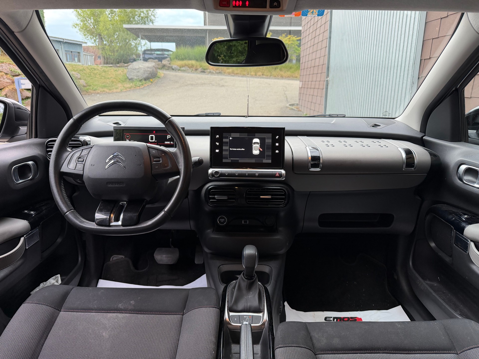 CITROEN C4 Cactus 1.2 Pure Tech Shine EAT6-image-6
