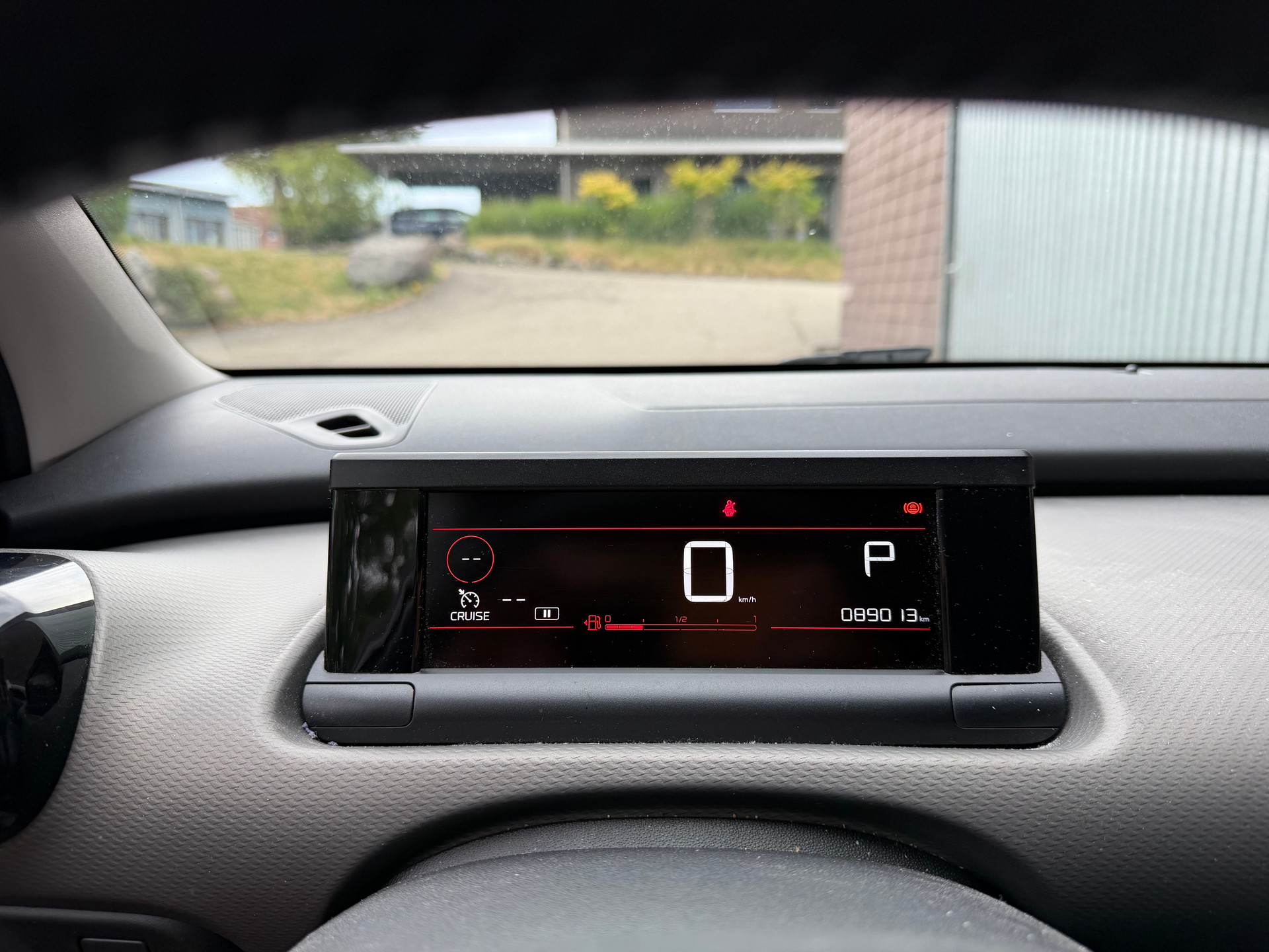 CITROEN C4 Cactus 1.2 Pure Tech Shine EAT6-image-10