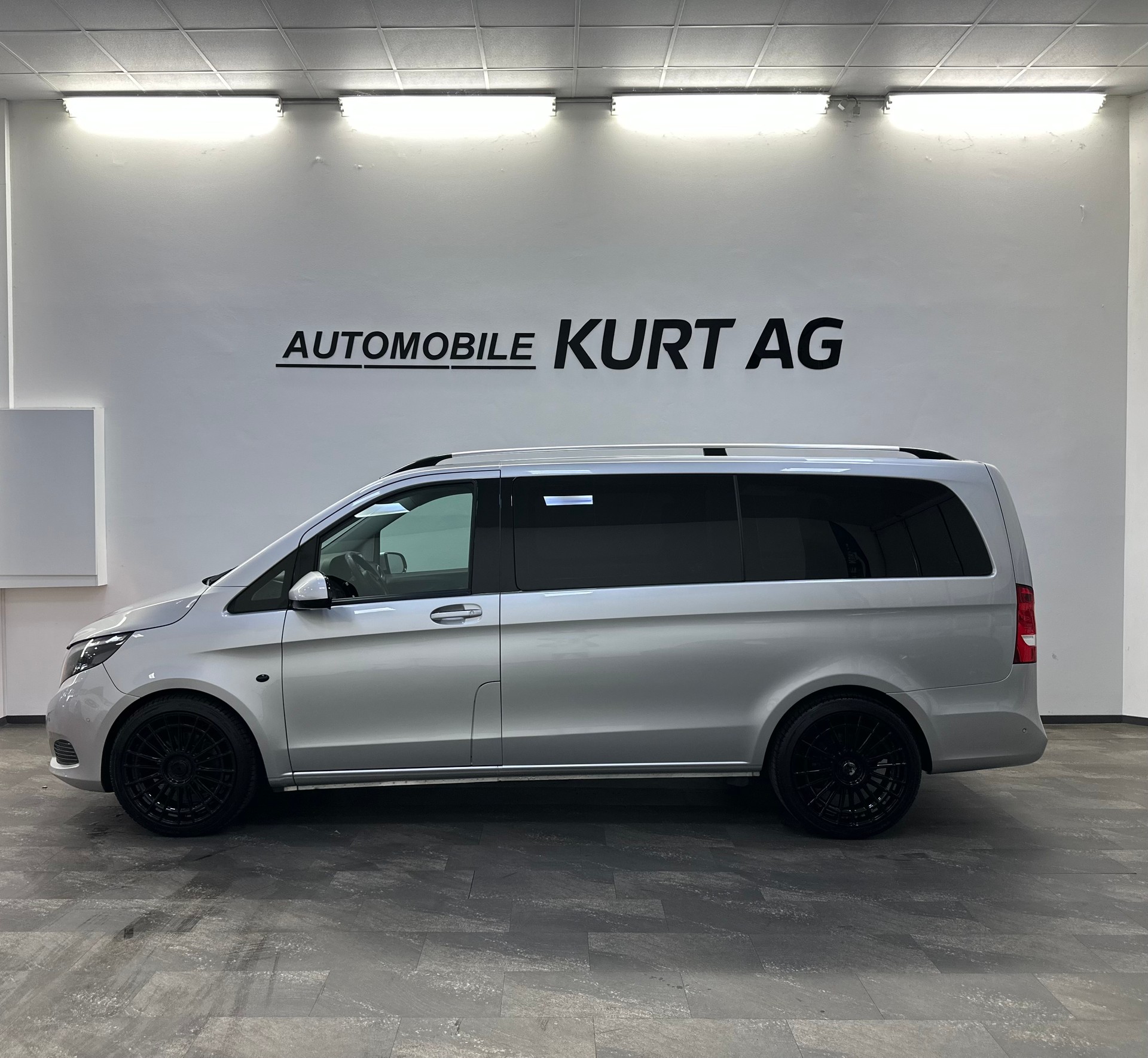 MERCEDES-BENZ Vito 114 BlueTec Tourer Pro 7G-Tronic-image-2