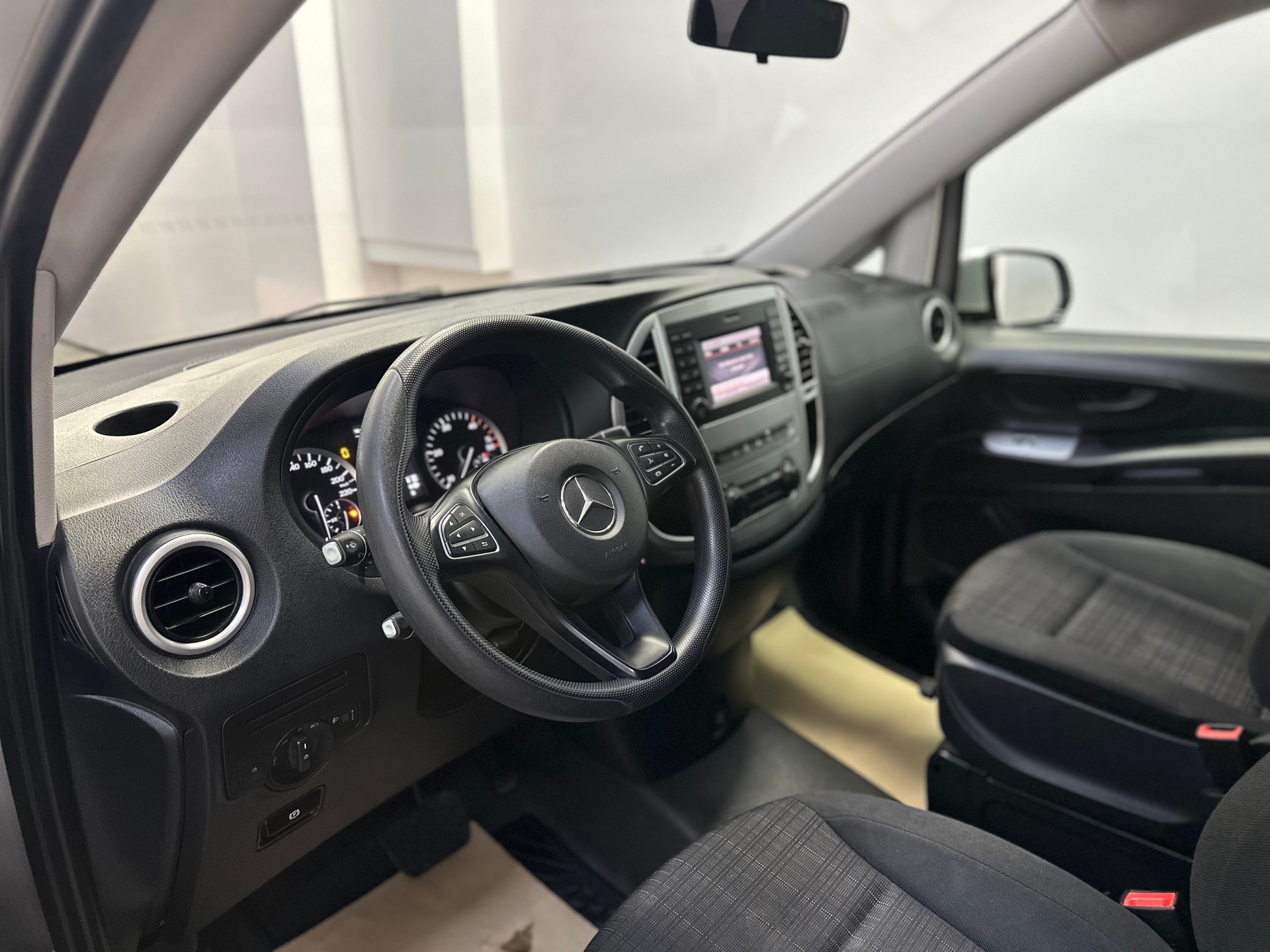 MERCEDES-BENZ Vito 114 BlueTec Tourer Pro 7G-Tronic-image-8