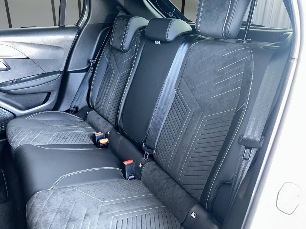 PEUGEOT 208 Elektrik 100 kW GT-image-8