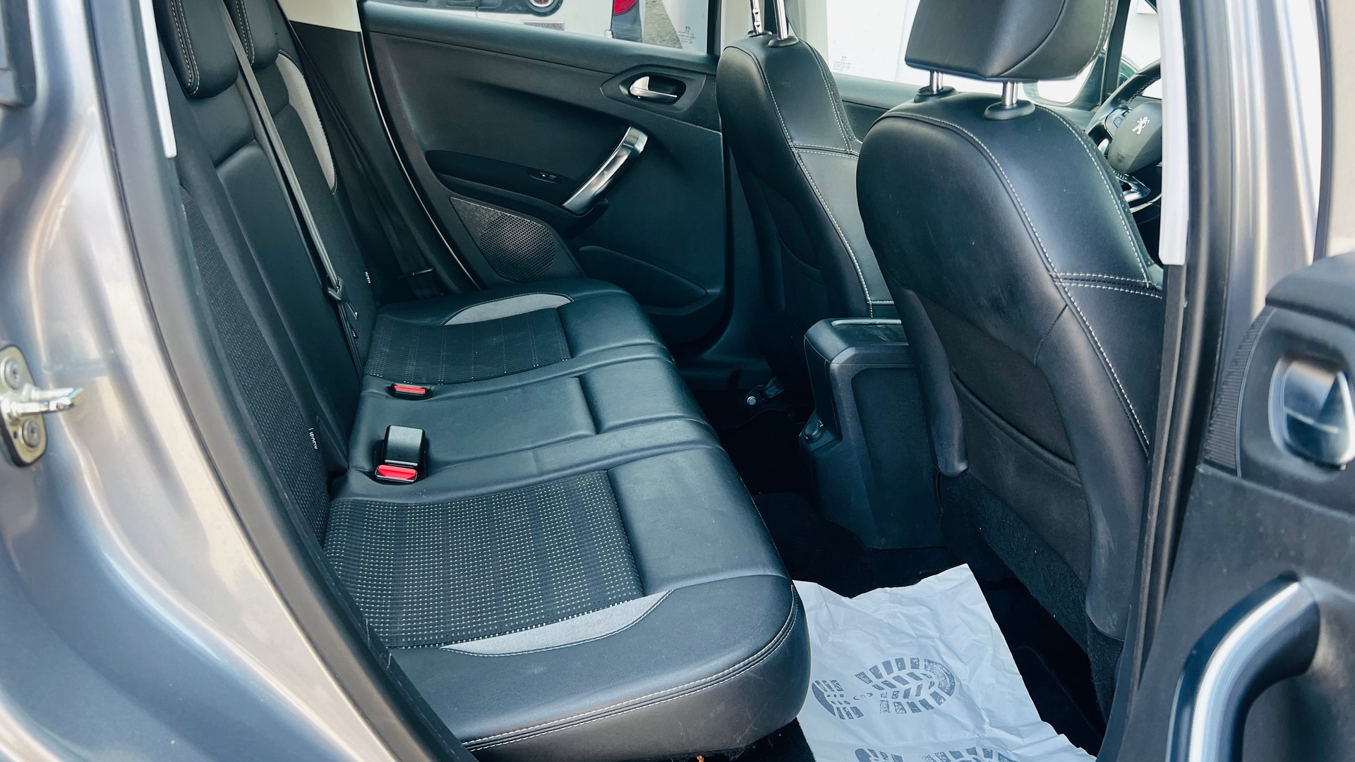 PEUGEOT 2008 1.6 VTI Féline-image-11
