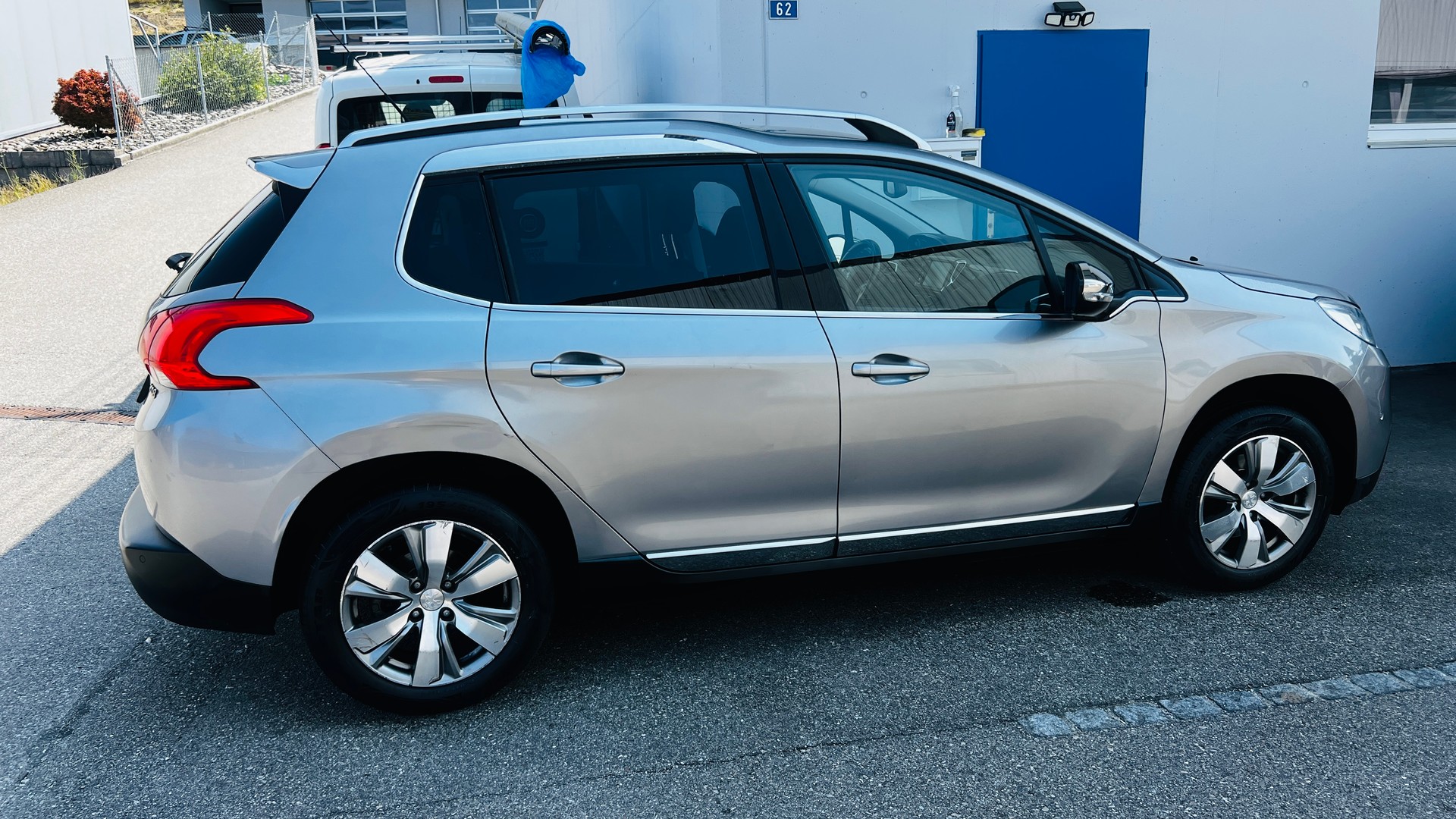 PEUGEOT 2008 1.6 VTI Féline-image-3
