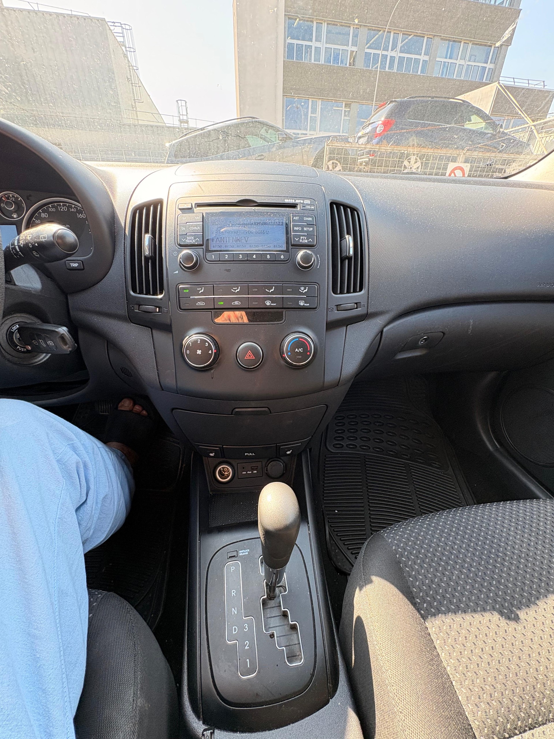 HYUNDAI i30 Wagon 1.6 Style Automatic-image-6