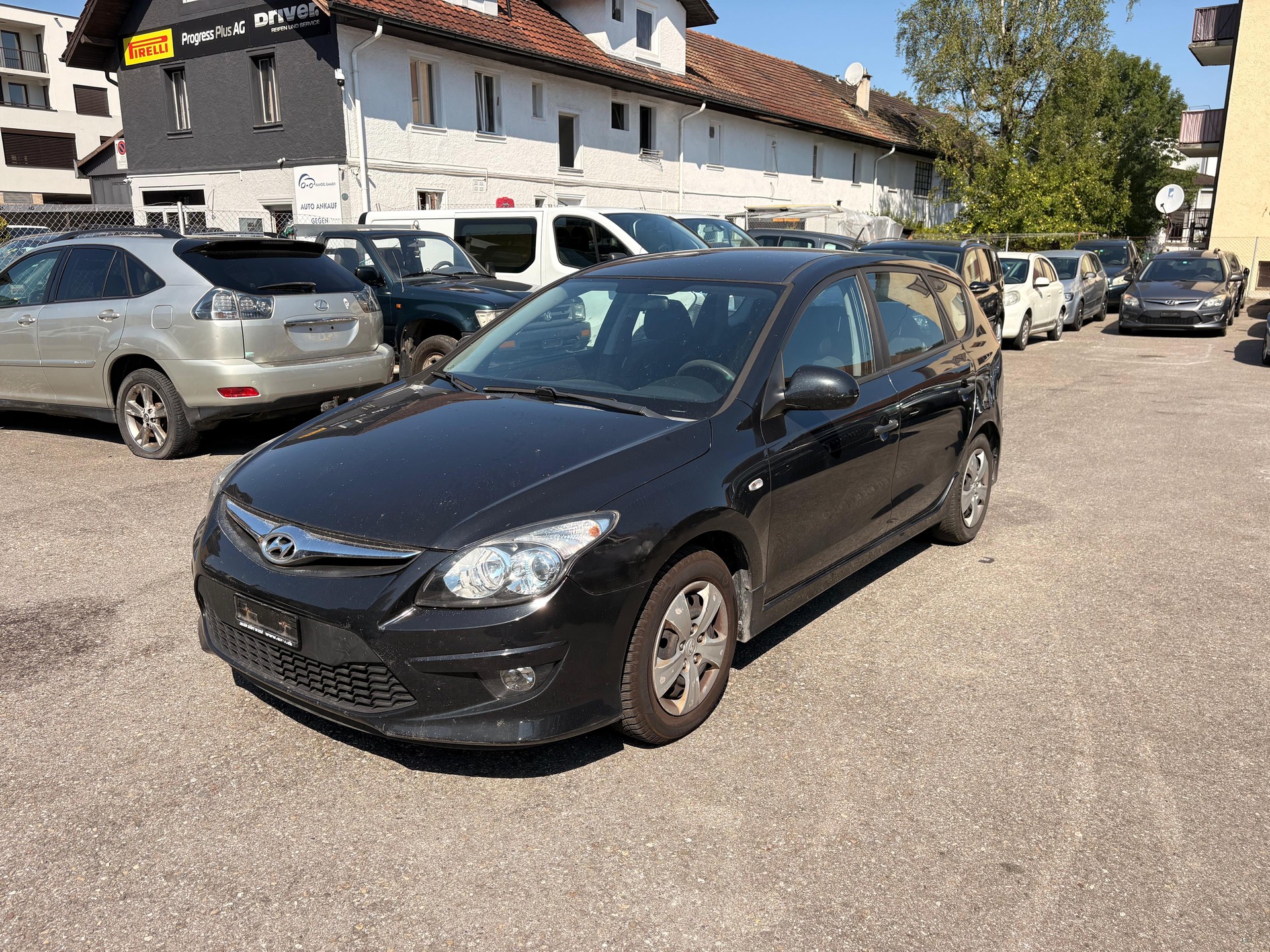 HYUNDAI i30 Wagon 1.6 Style Automatic-image-1