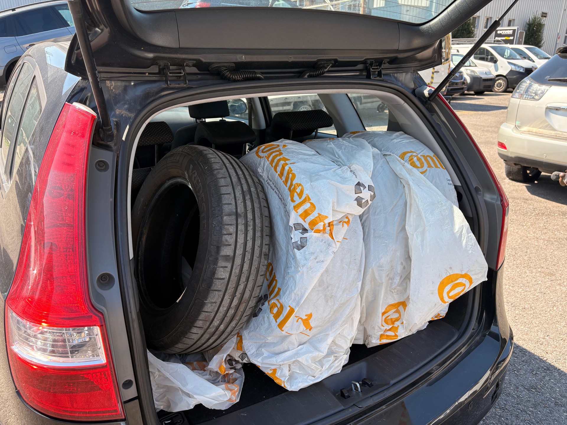 HYUNDAI i30 Wagon 1.6 Style Automatic-image-10