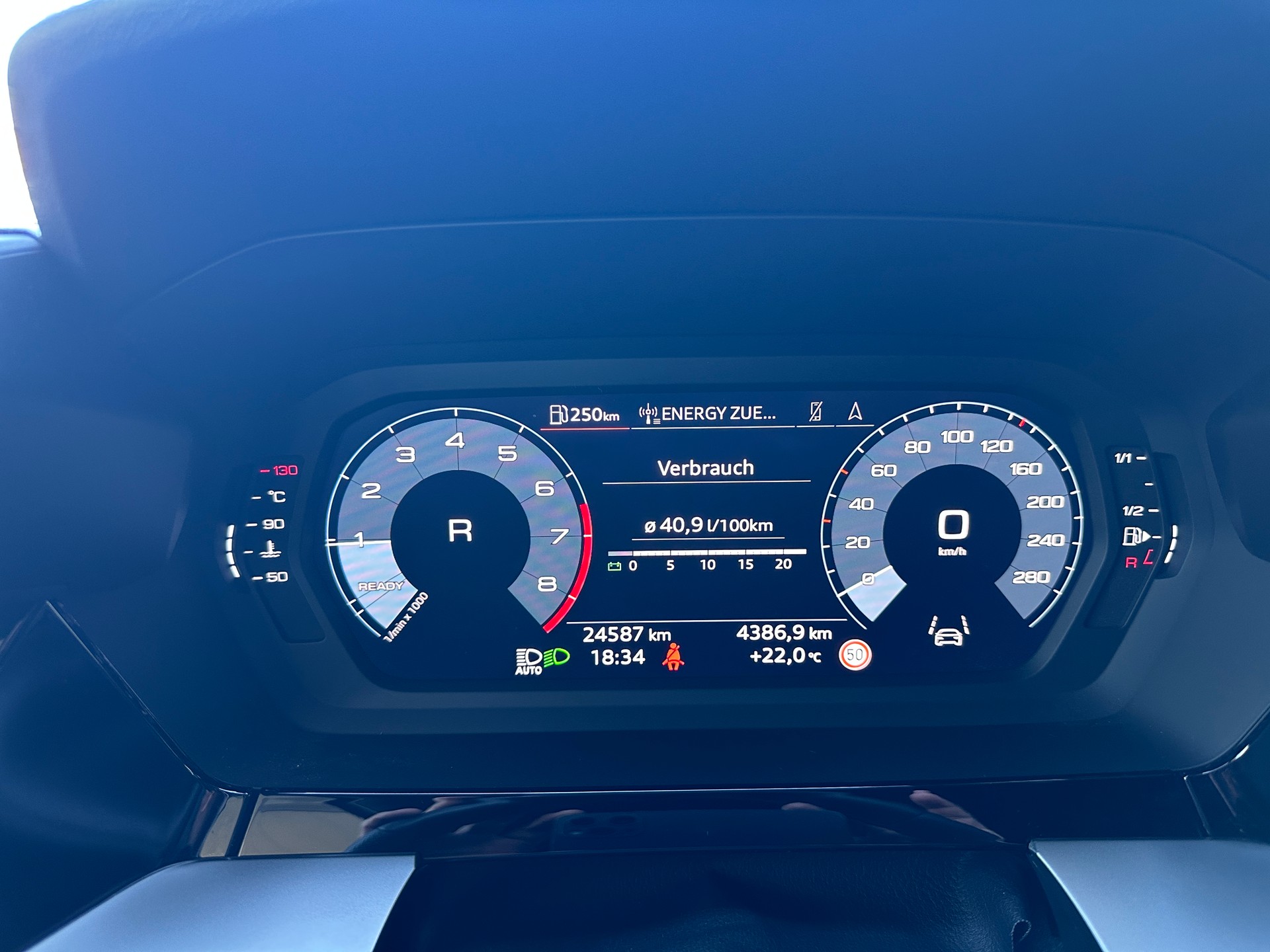 AUDI A3 Sportback 35 TFSI Attraction S-tronic-image-17