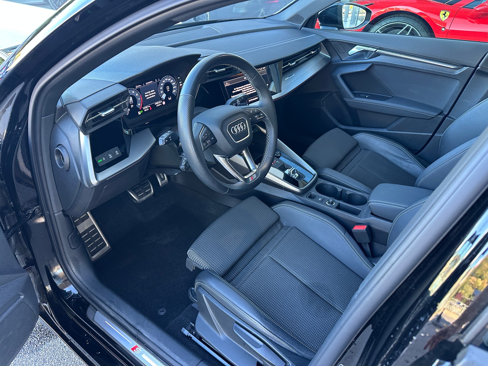 AUDI A3 Sportback 35 TFSI Attraction S-tronic-image-12