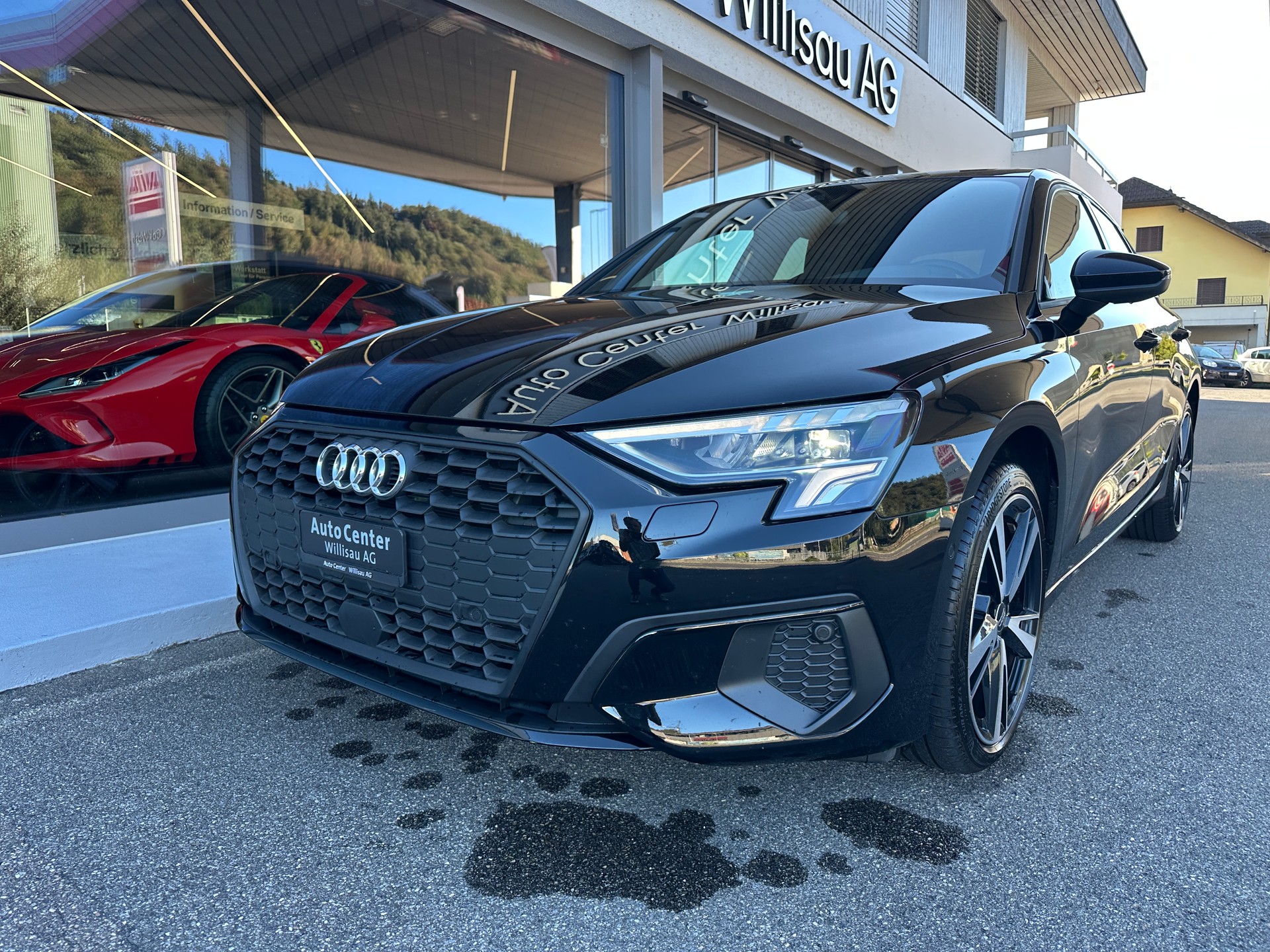 AUDI A3 Sportback 35 TFSI Attraction S-tronic-showroom-element-1