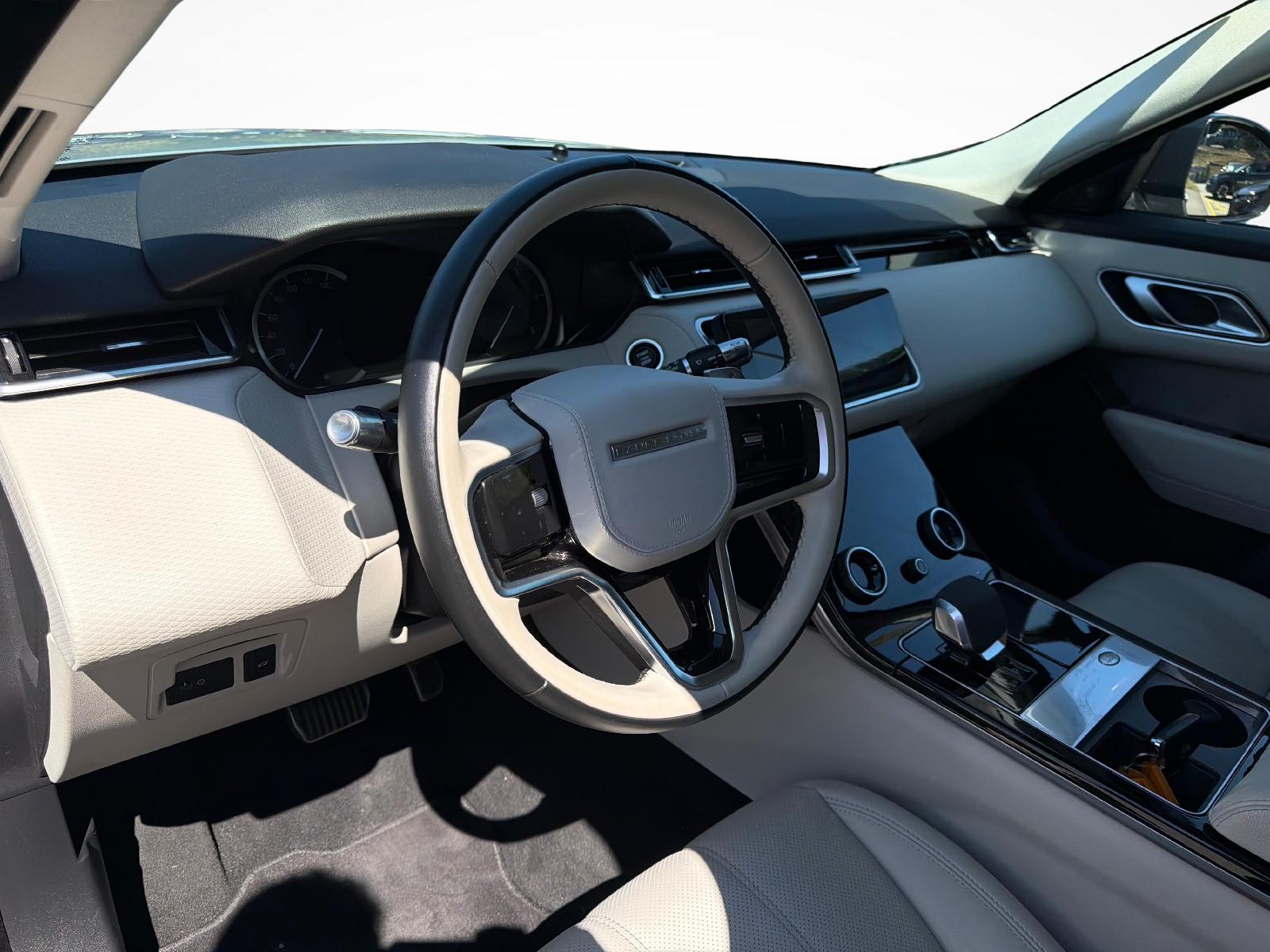 LAND ROVER Range Rover Velar 3.0 D I6 300 R-Dynamic-image-3