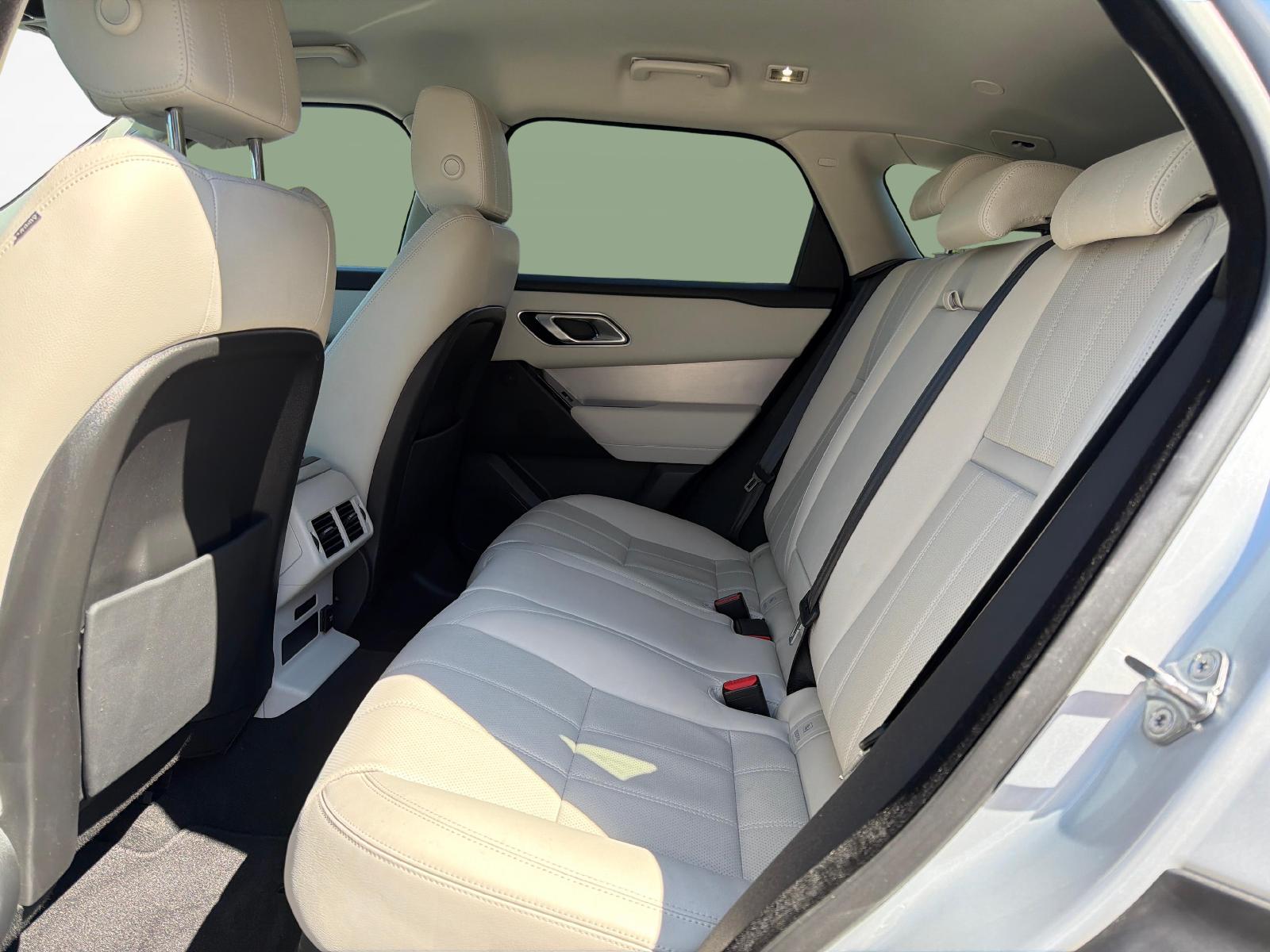 LAND ROVER Range Rover Velar 3.0 D I6 300 R-Dynamic-image-10