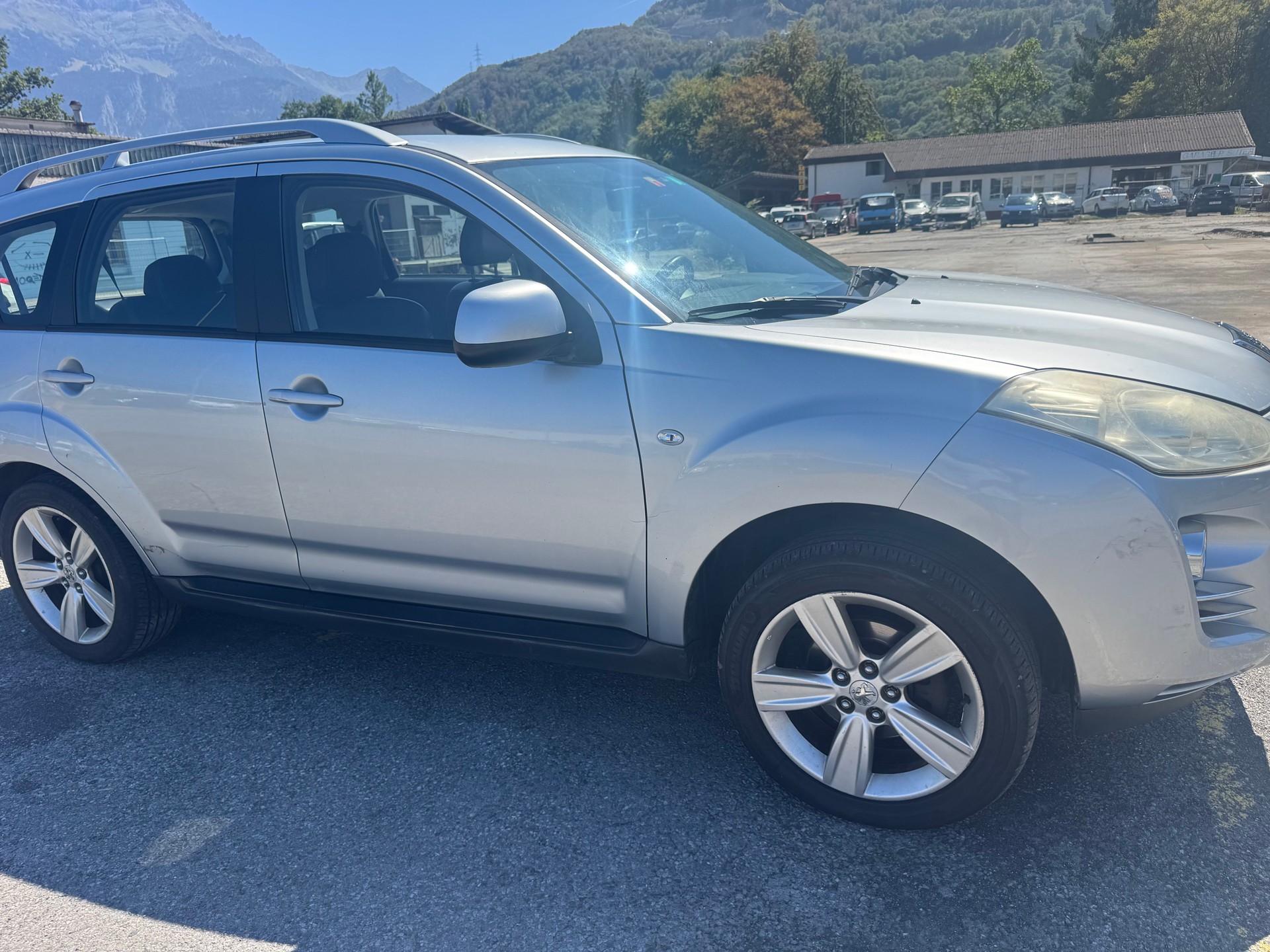 PEUGEOT 4007 2.2 HDi Confort-image-1