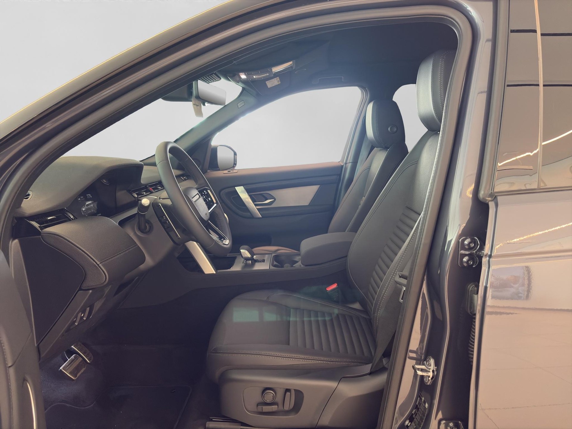 LAND ROVER Discovery Sport 1.5 T 270e Landmark-image-1