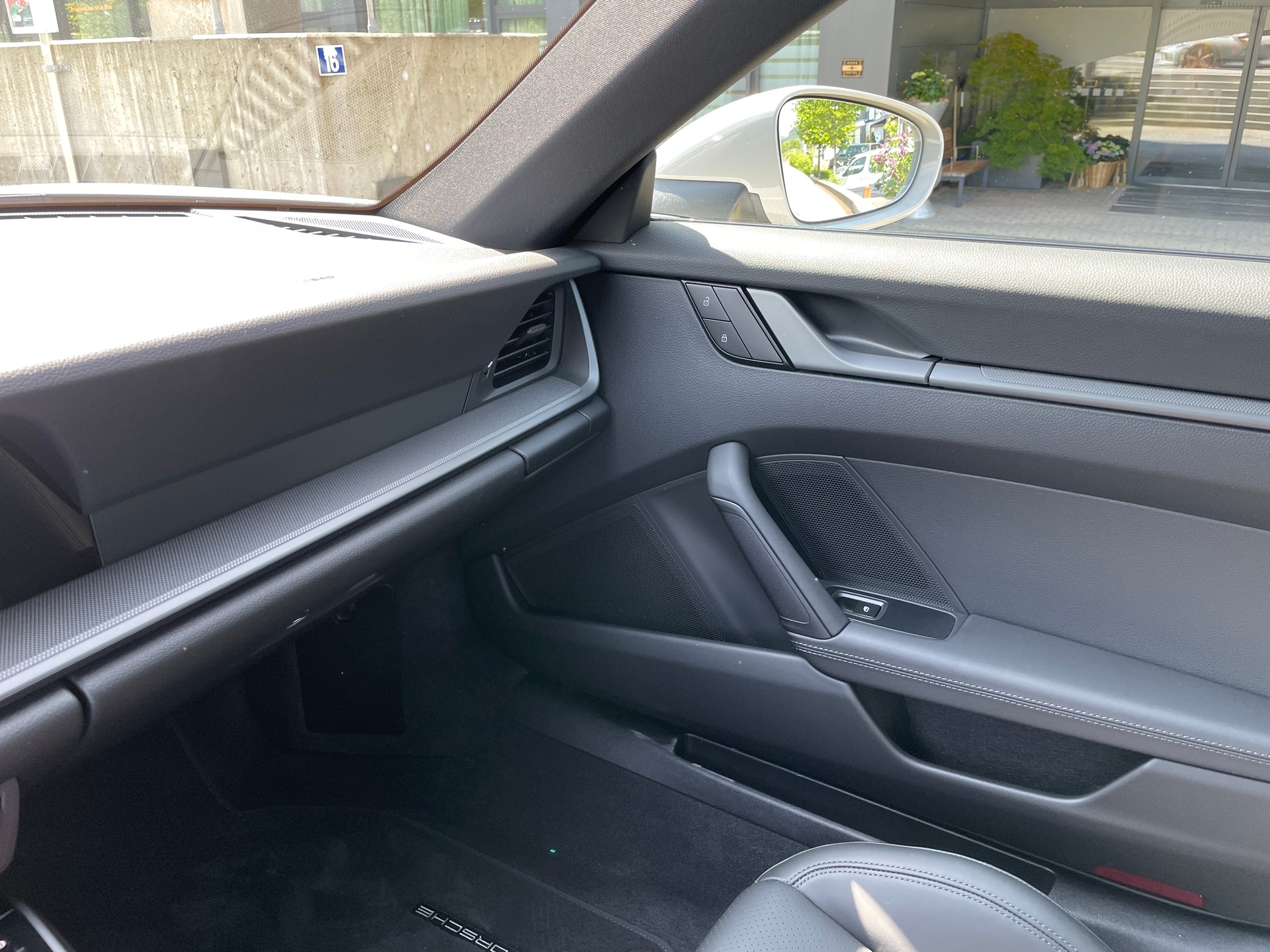 PORSCHE 911 Carrera PDK mit Aerokit-image-19