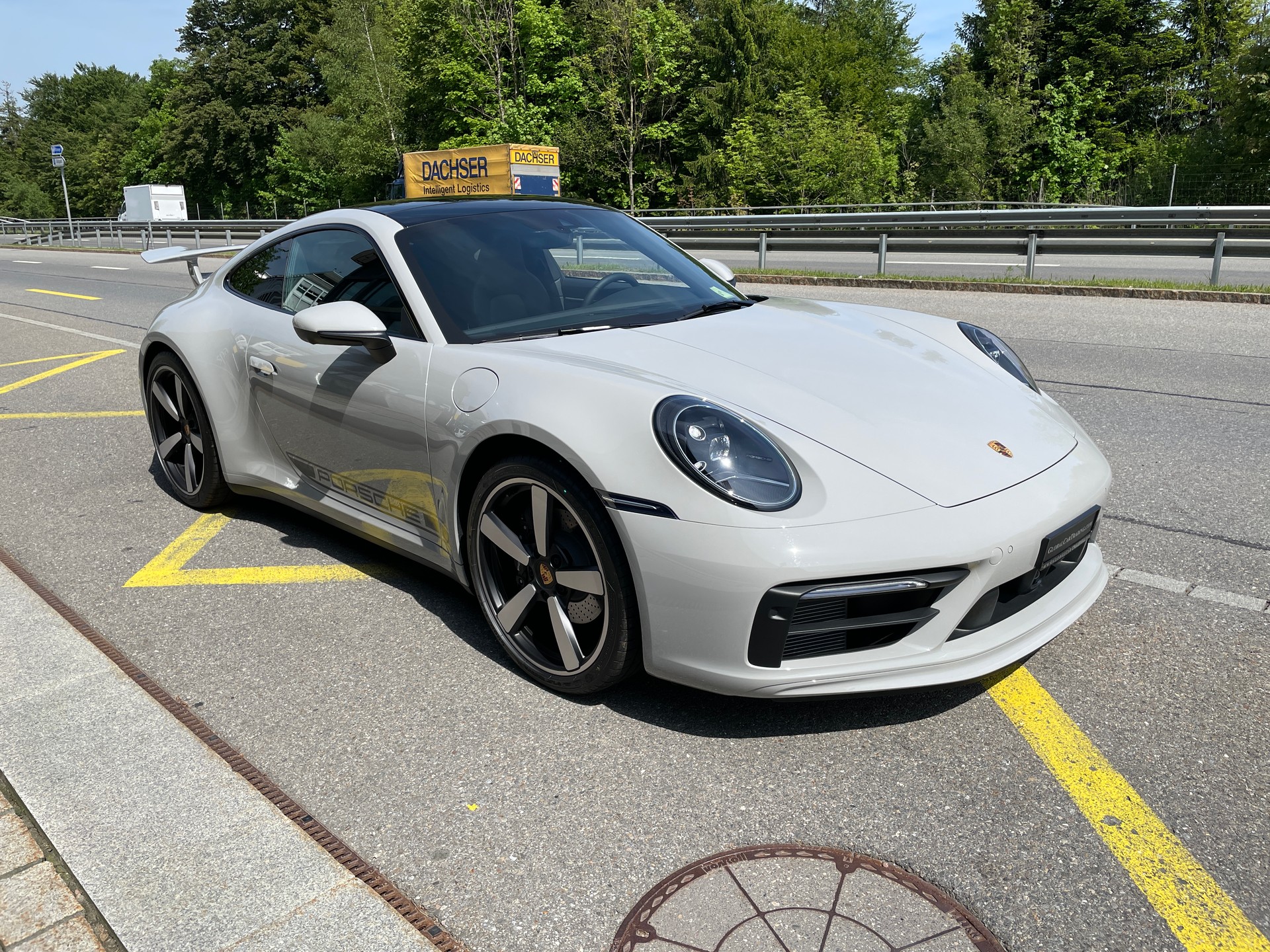 PORSCHE 911 Carrera PDK mit Aerokit-image-3