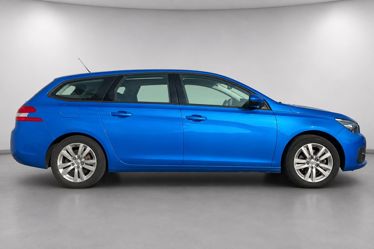 PEUGEOT 308 SW 1.5 BlueHDI Business Line EAT8 ** Frisch ab MFK und Service ** CH Auto ** 1. Hand **-image-5