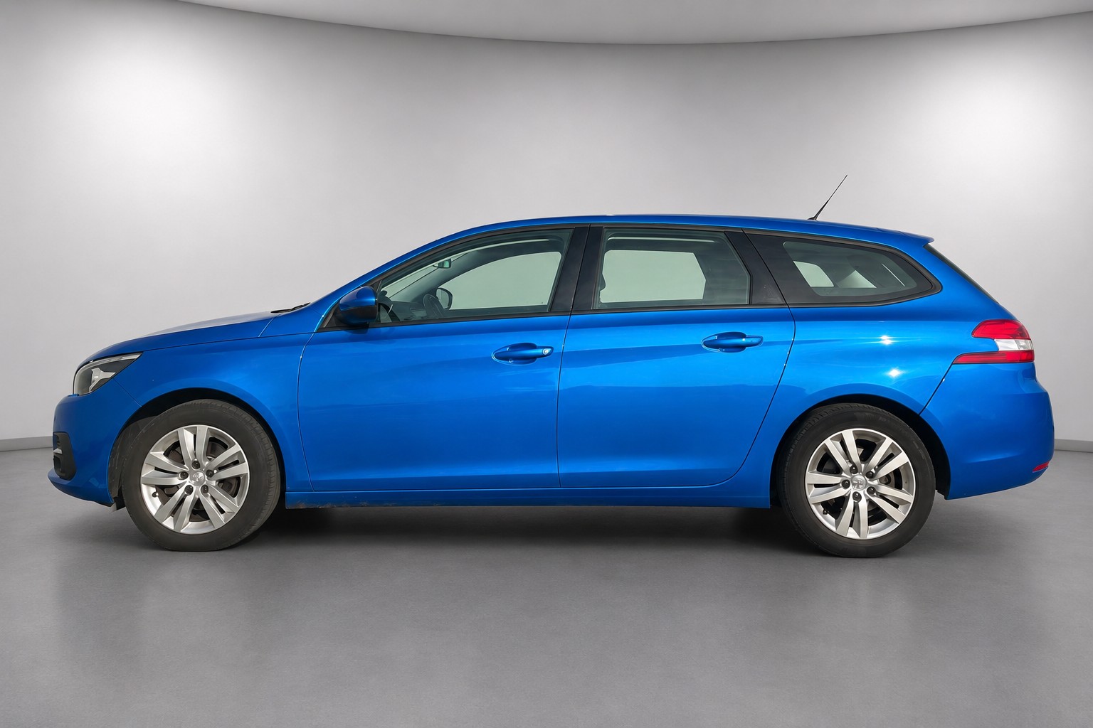 PEUGEOT 308 SW 1.5 BlueHDI Business Line EAT8 ** Frisch ab MFK und Service ** CH Auto ** 1. Hand **-image-4