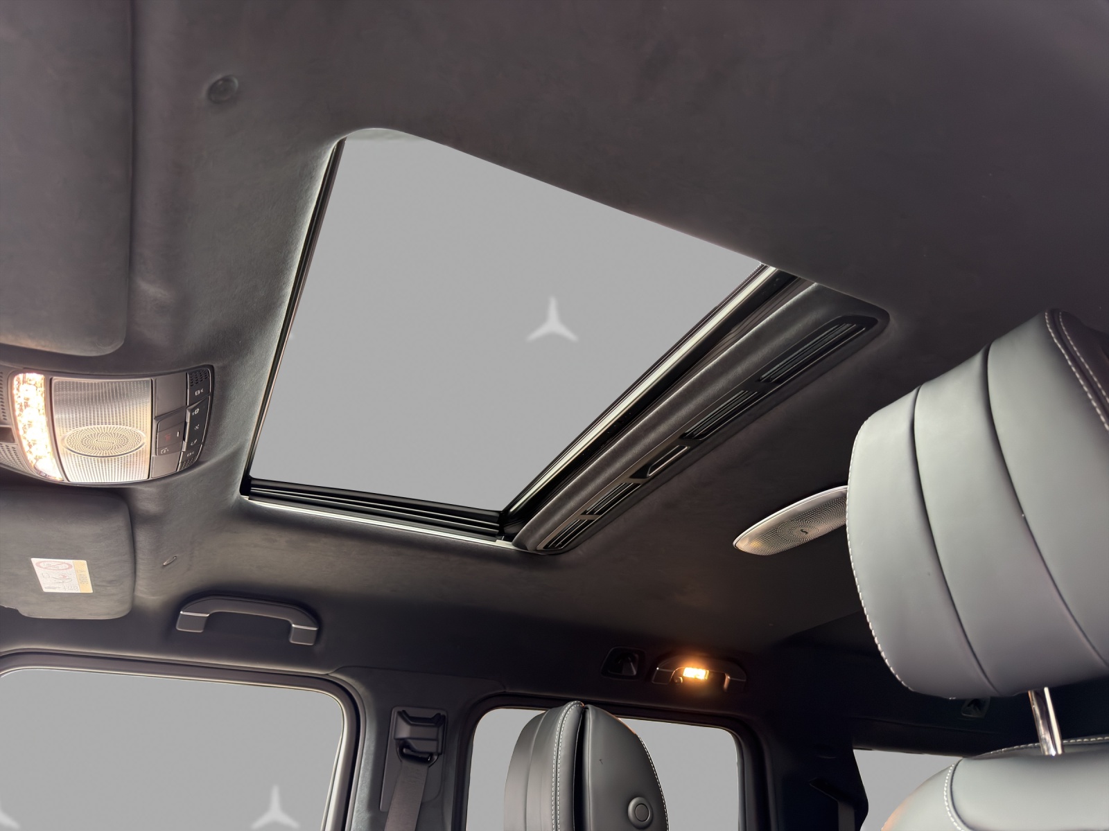 MERCEDES-BENZ G 63 AMG 9G-Tronic-image-8