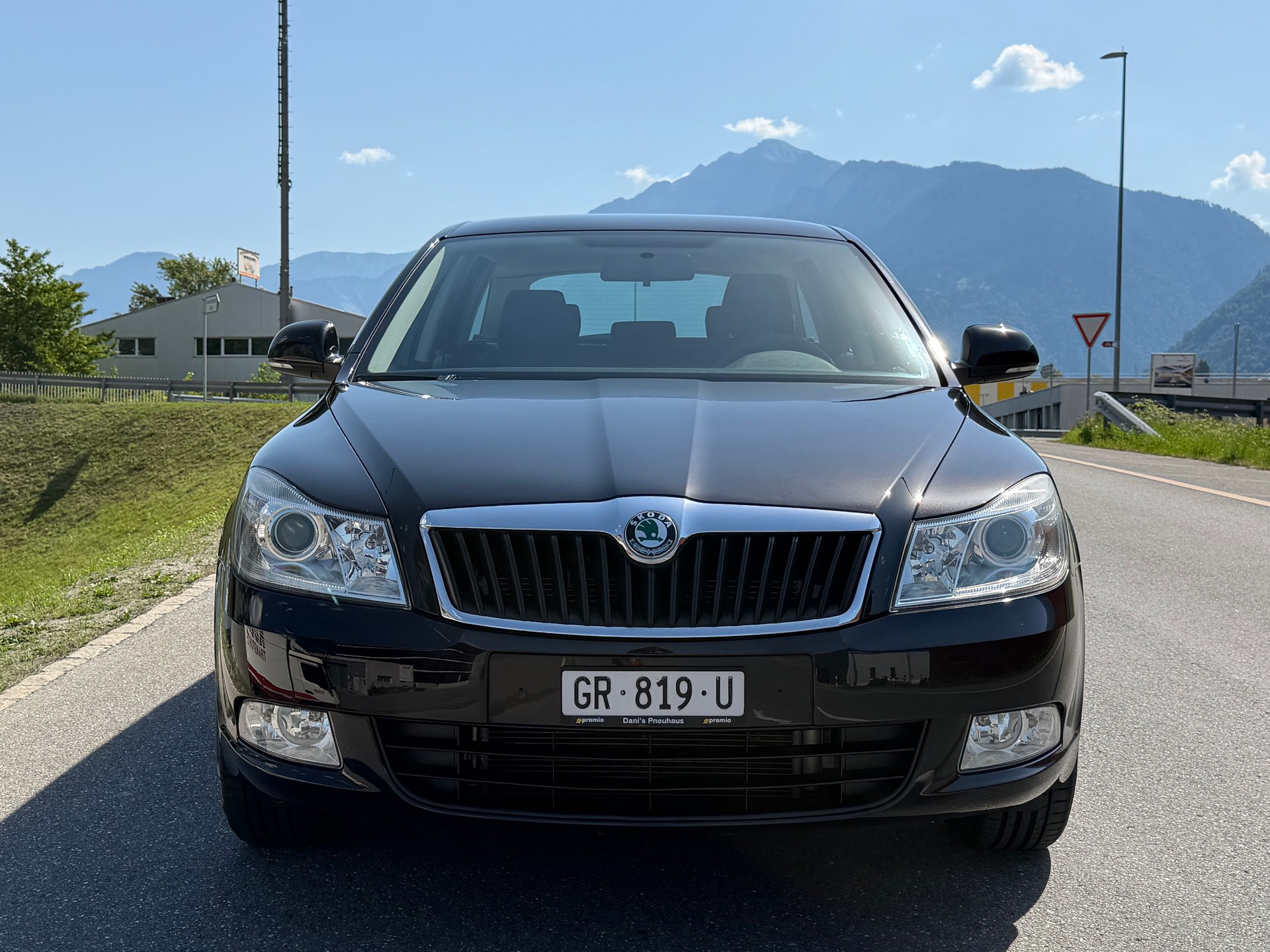 SKODA Octavia Combi 1.8 TSI Adventure 4x4-image-0