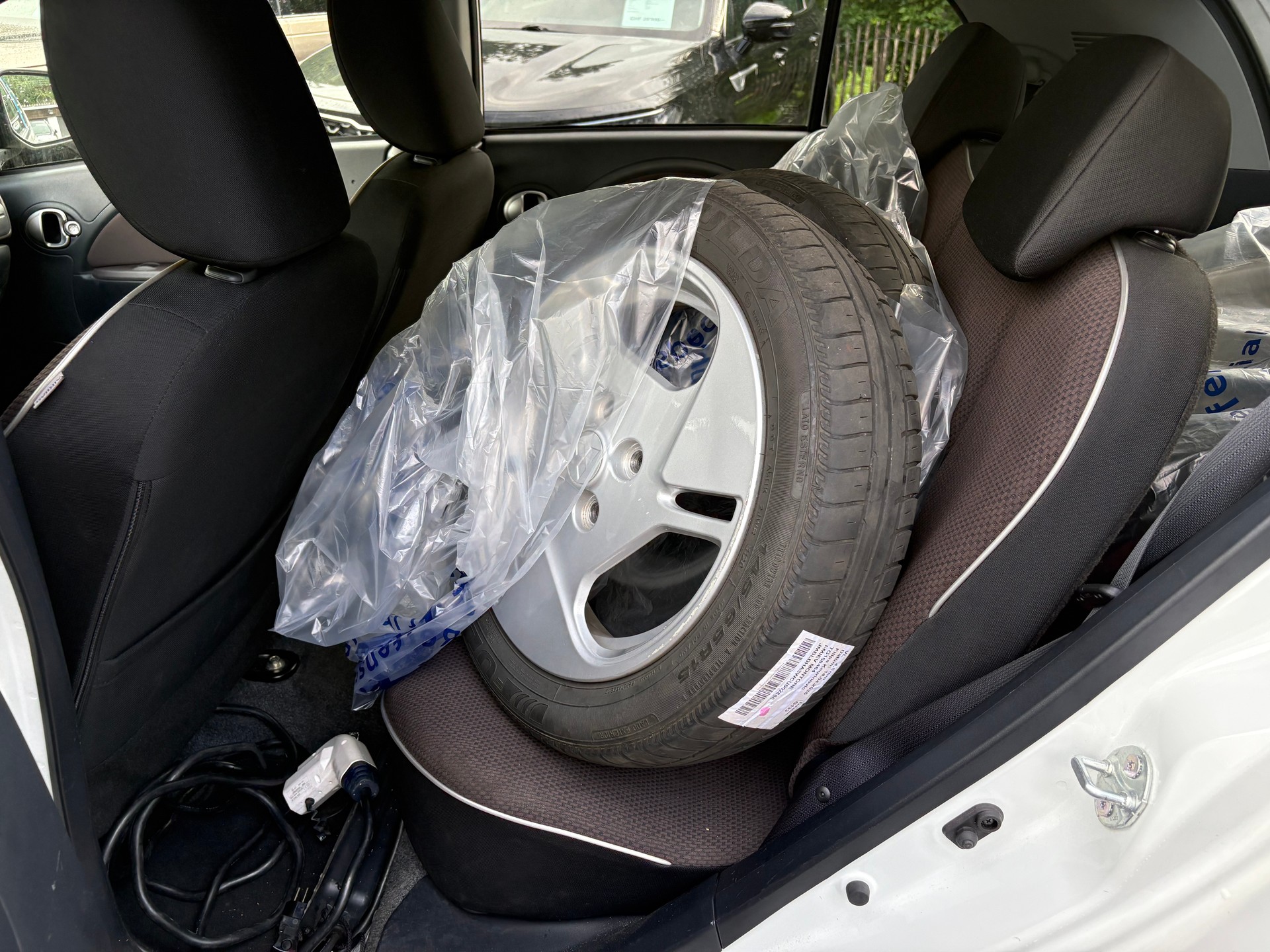 MITSUBISHI i MiEV-image-8