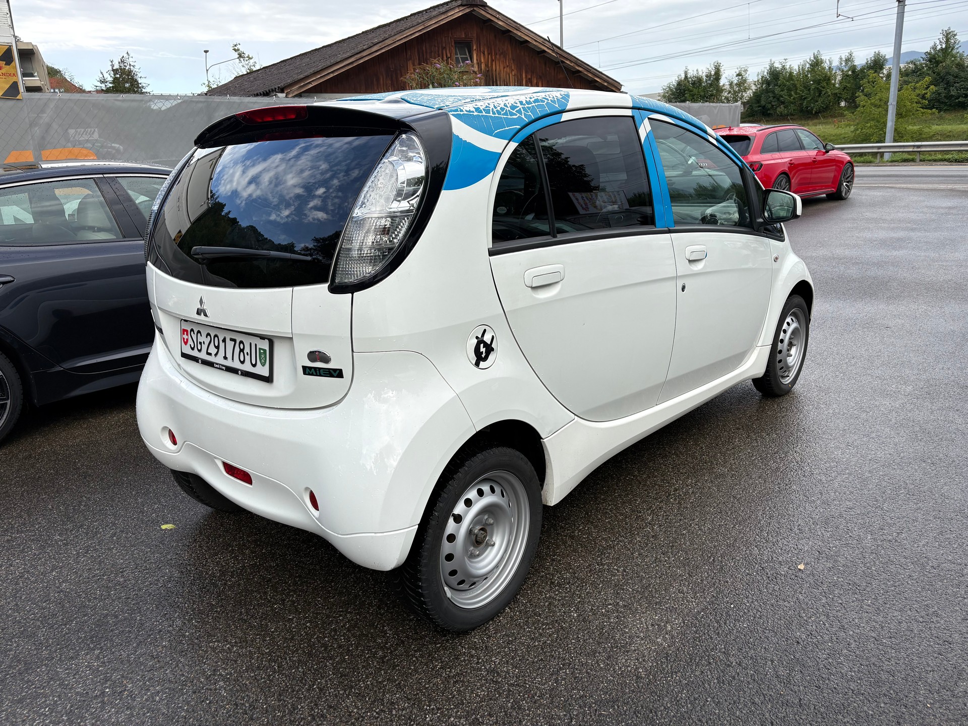 MITSUBISHI i MiEV-image-3