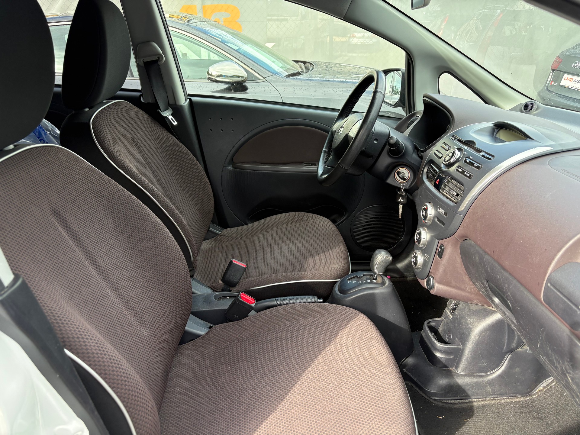 MITSUBISHI i MiEV-image-7