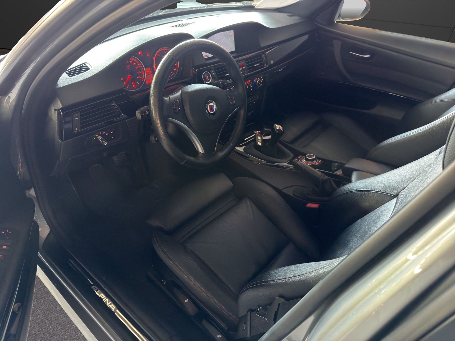 BMW-ALPINA D3 BiTurbo Touring 2.0d-image-7
