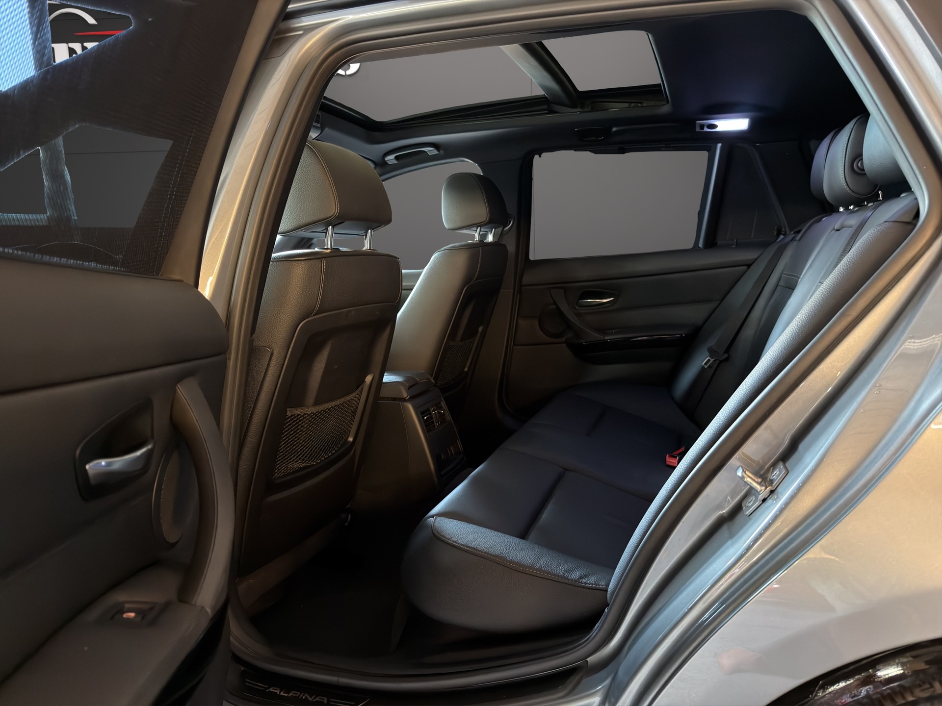 BMW-ALPINA D3 BiTurbo Touring 2.0d-image-4
