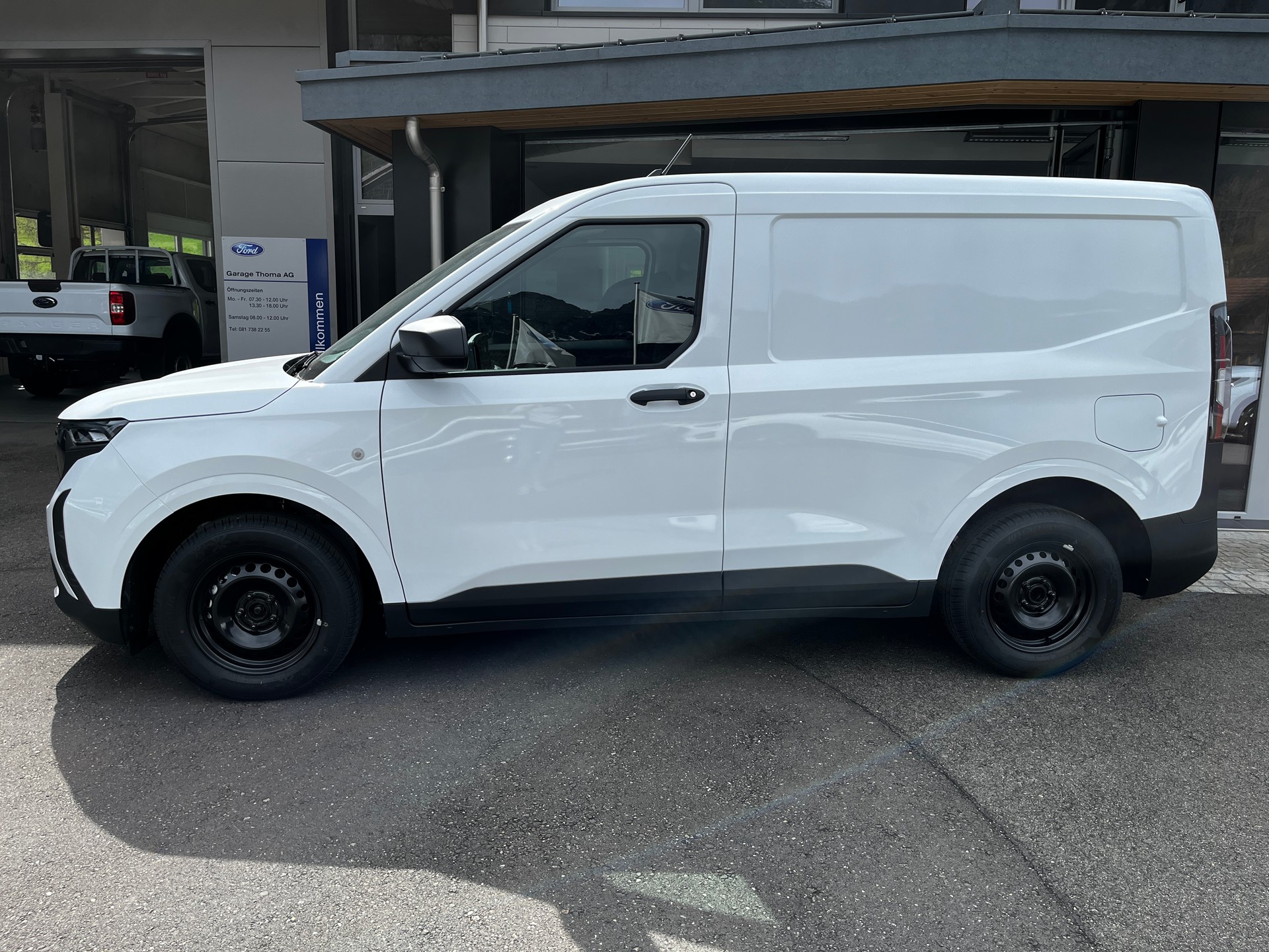 FORD Transit Courier Van 1.0 EcoBoost Trend-image-4