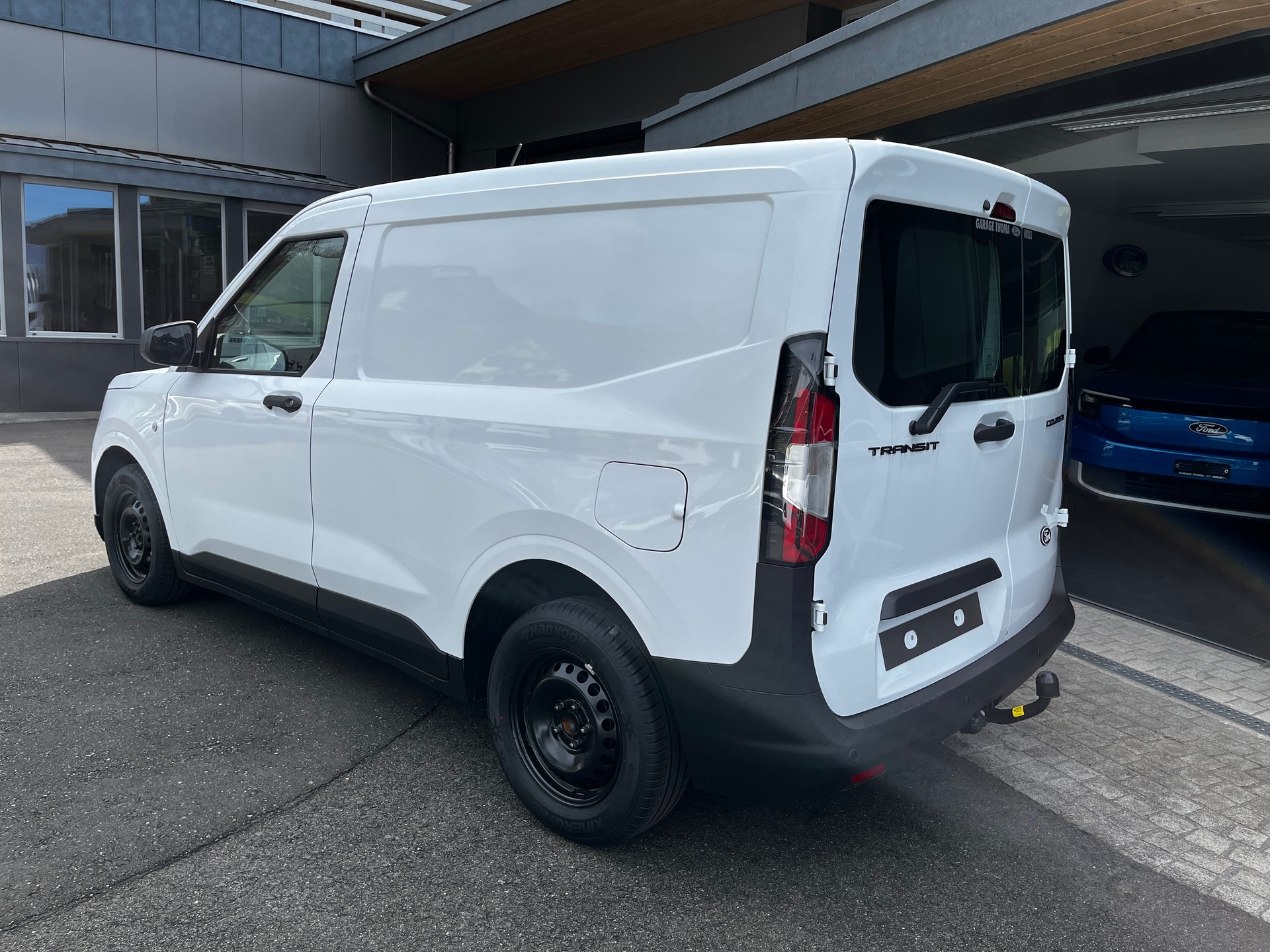 FORD Transit Courier Van 1.0 EcoBoost Trend-image-2