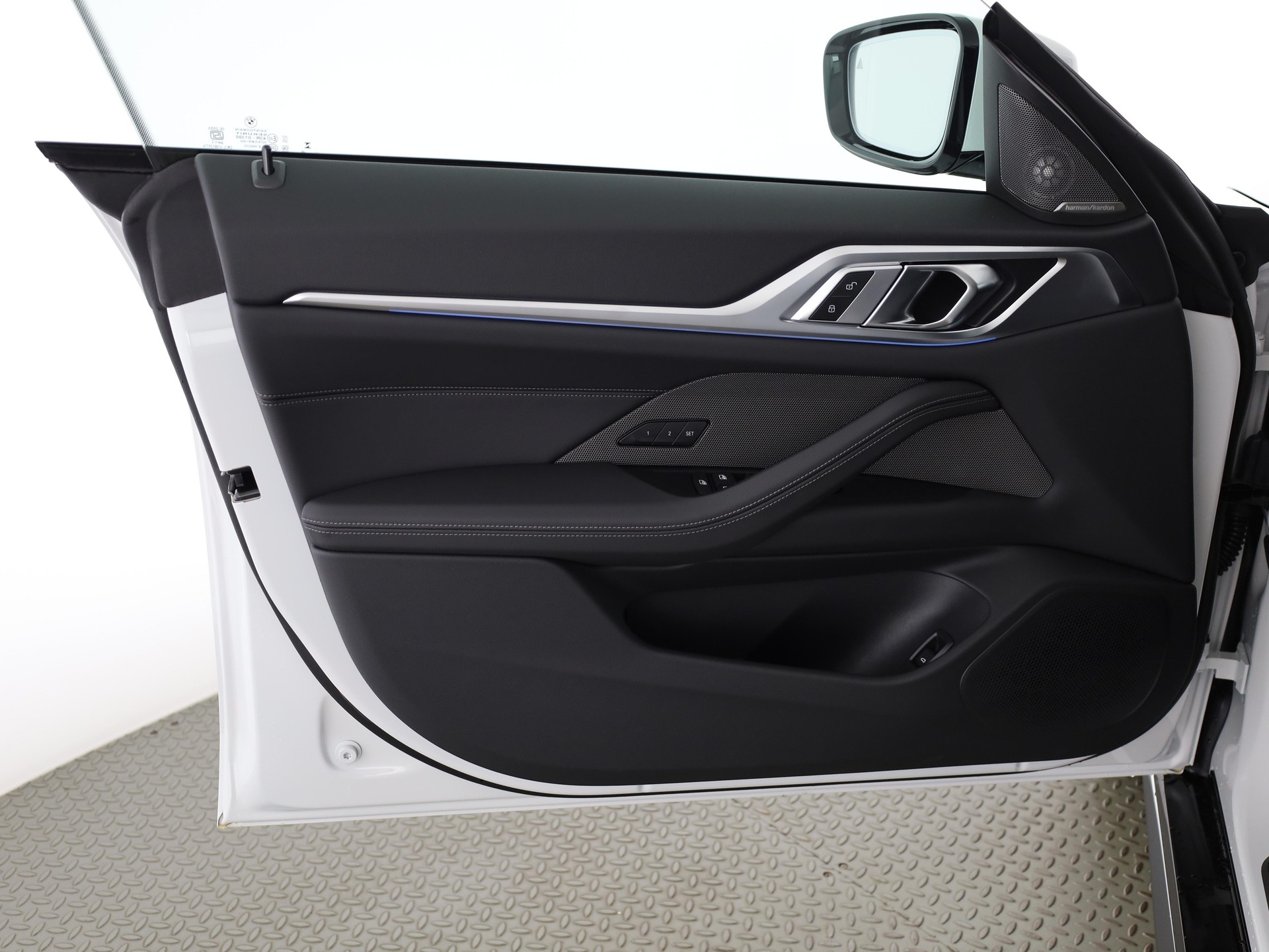 BMW i4 xDrive40-image-10
