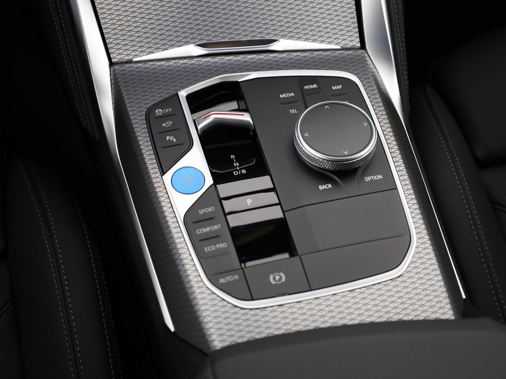 BMW i4 xDrive40-image-18