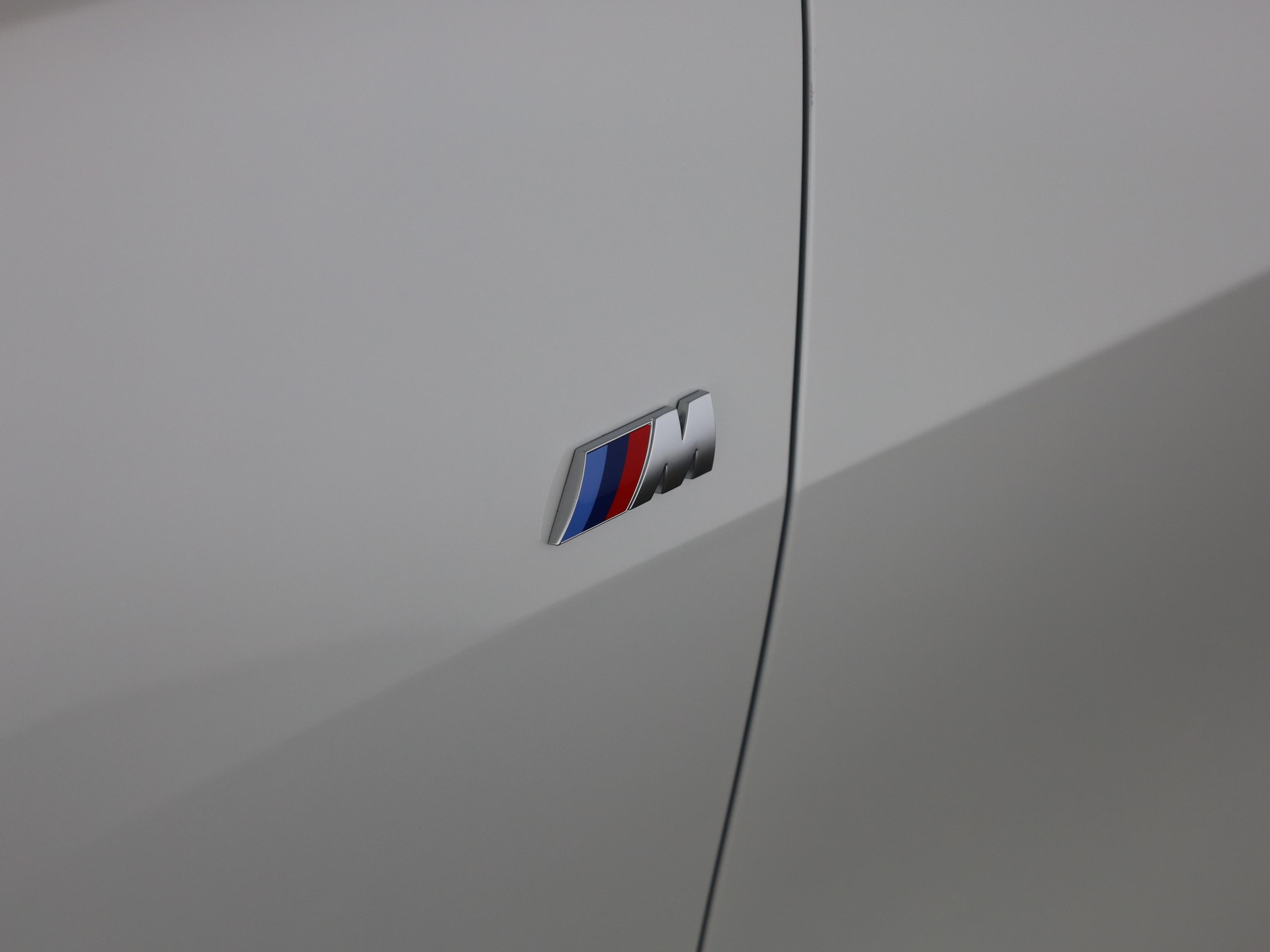BMW i4 xDrive40-image-6