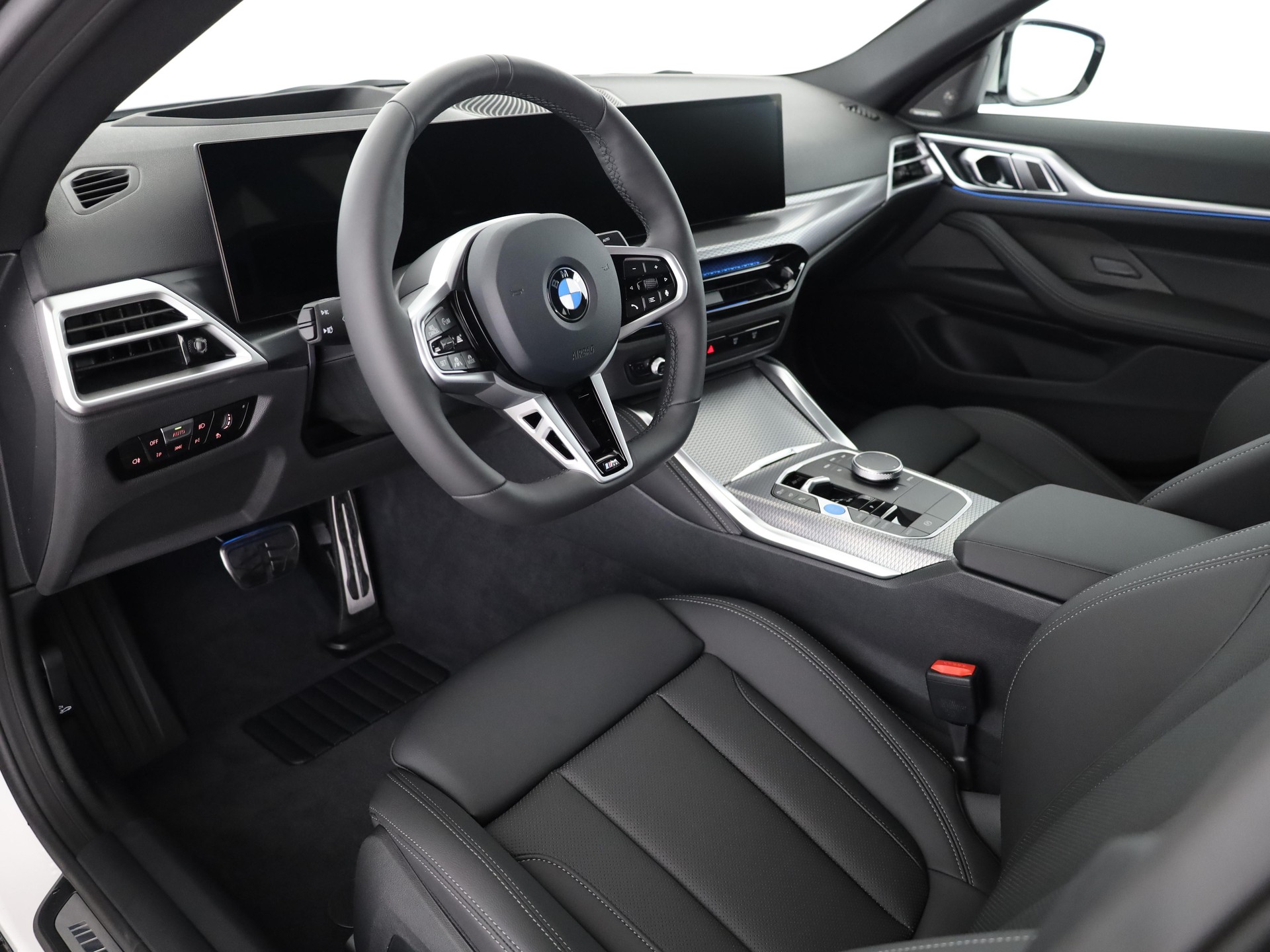 BMW i4 xDrive40-image-12
