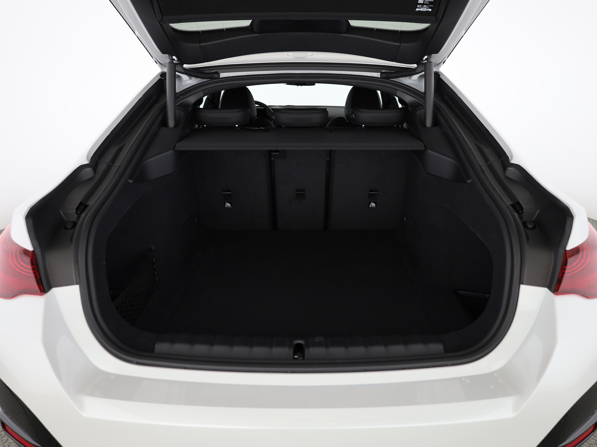 BMW i4 xDrive40-image-8