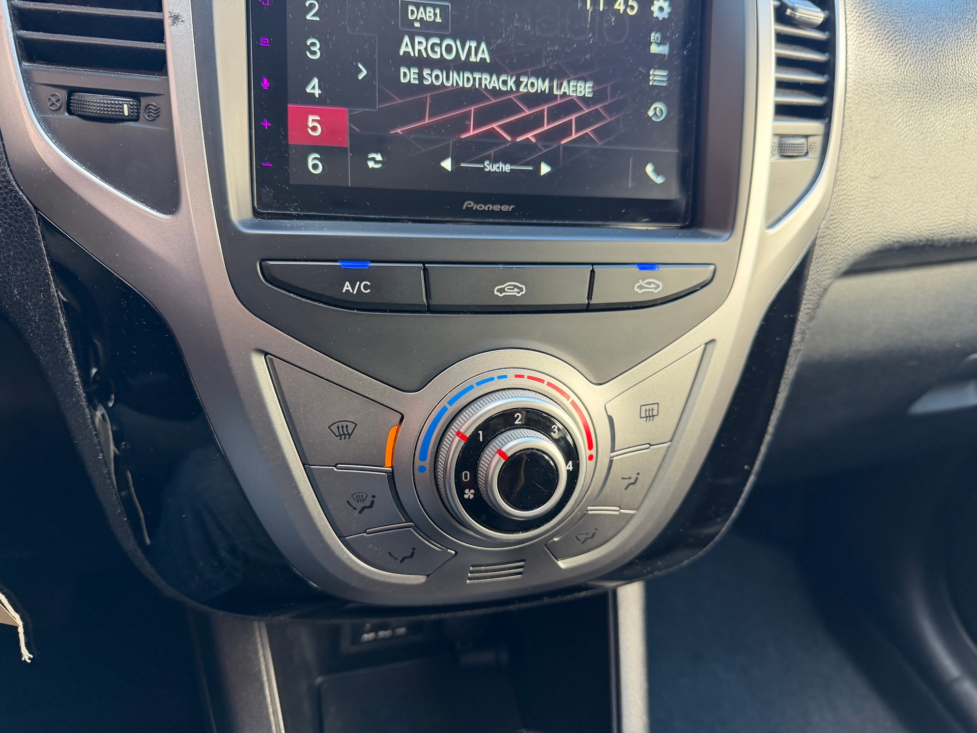 HYUNDAI iX20 1.6 Premium Automatic-image-7