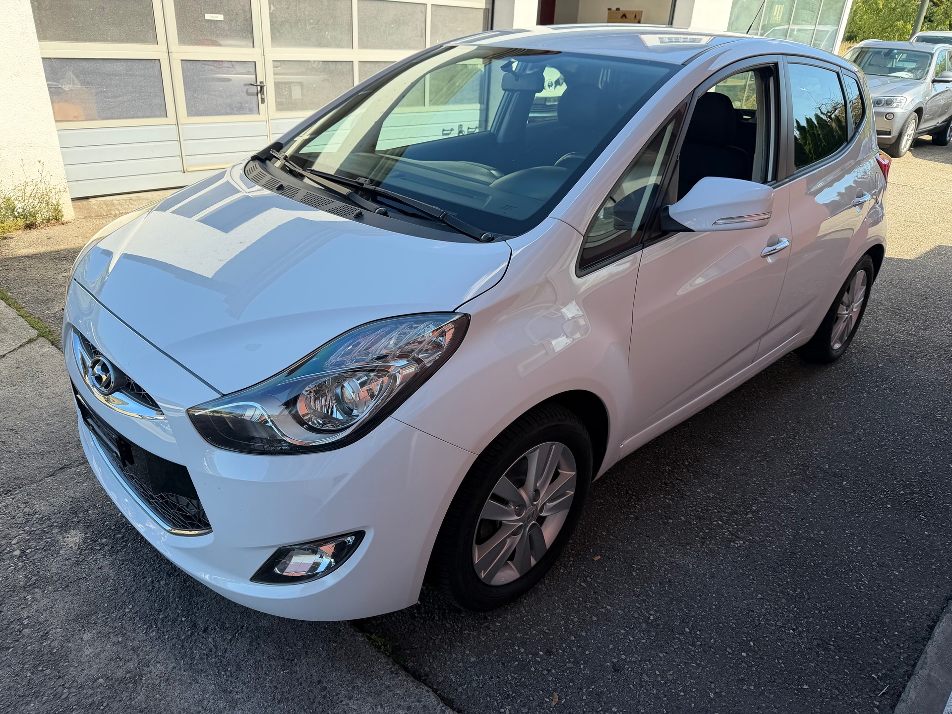 HYUNDAI iX20 1.6 Premium Automatic-image-2