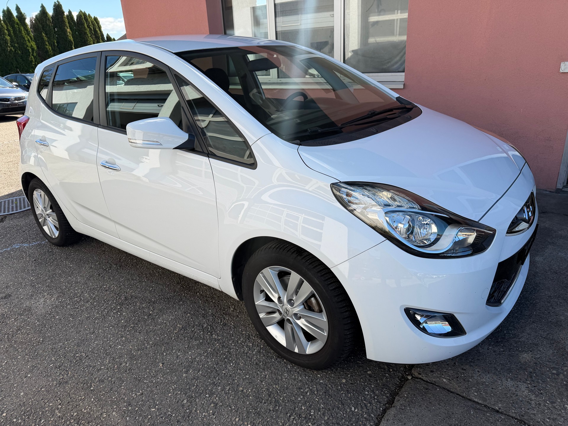 HYUNDAI iX20 1.6 Premium Automatic-image-3