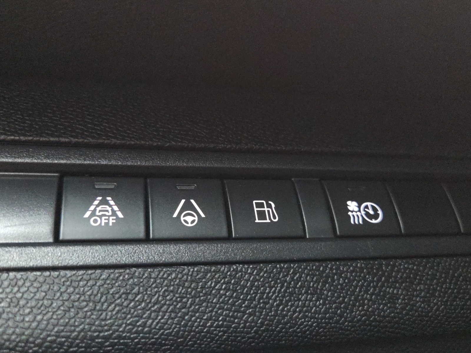 PEUGEOT 3008 225e Hybrid2 GT EAT8-image-16